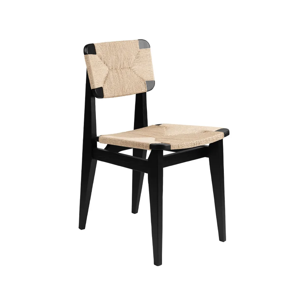 Chaise C-Chair, black stained oak, assise et dossier en osier naturel GUBI
