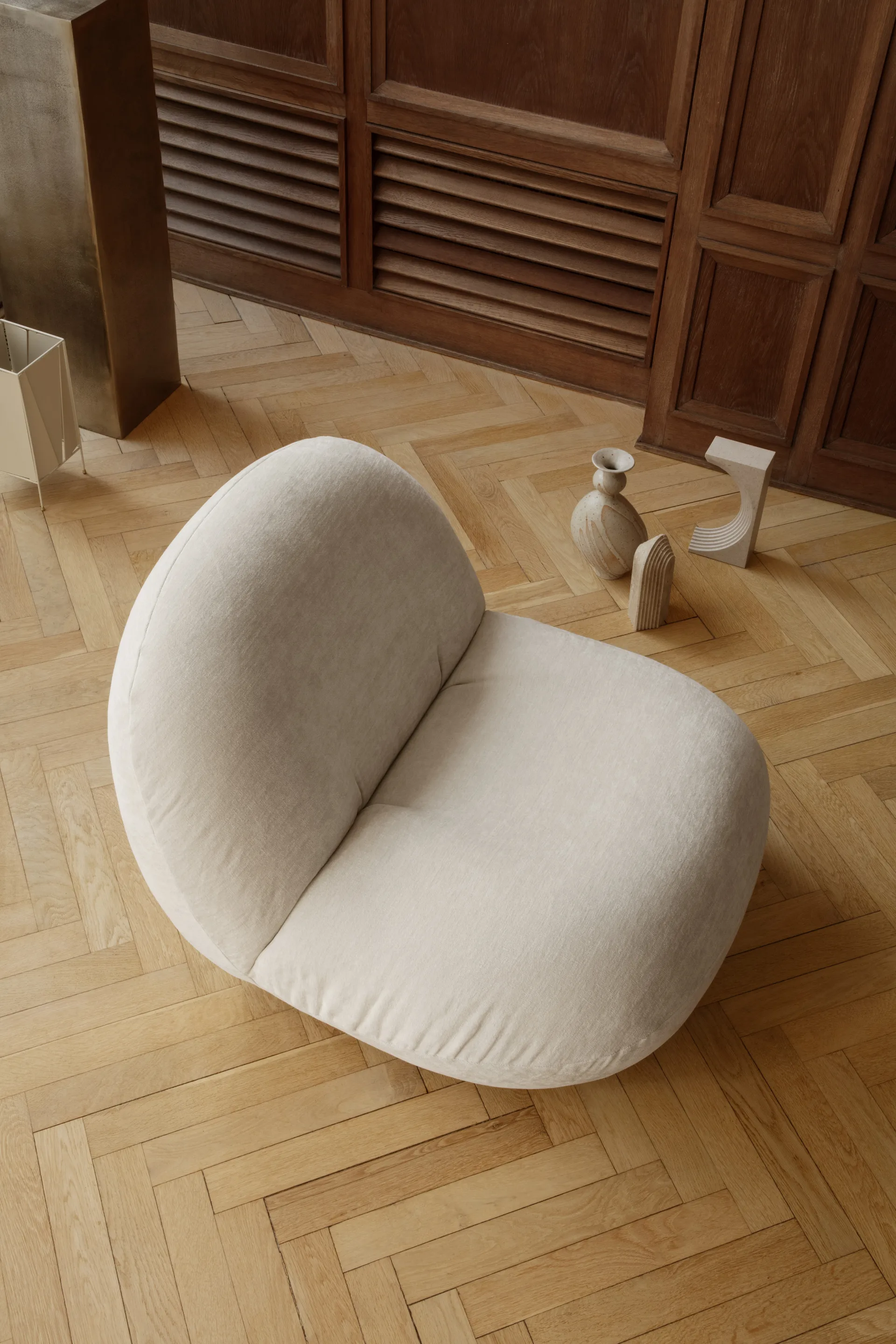 Chaise lounge Pacha, Mumble 10-pearl gold GUBI