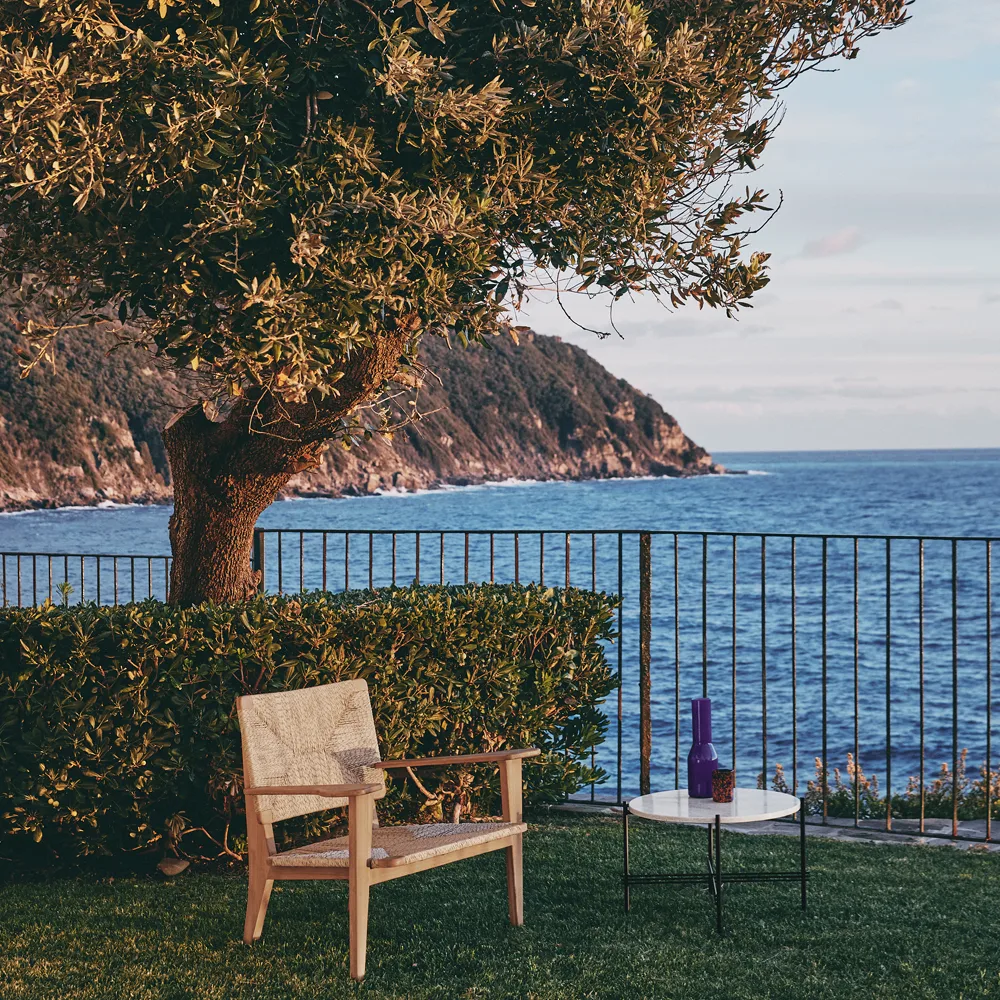 Fauteuil F-chair Outdoor, Teck GUBI