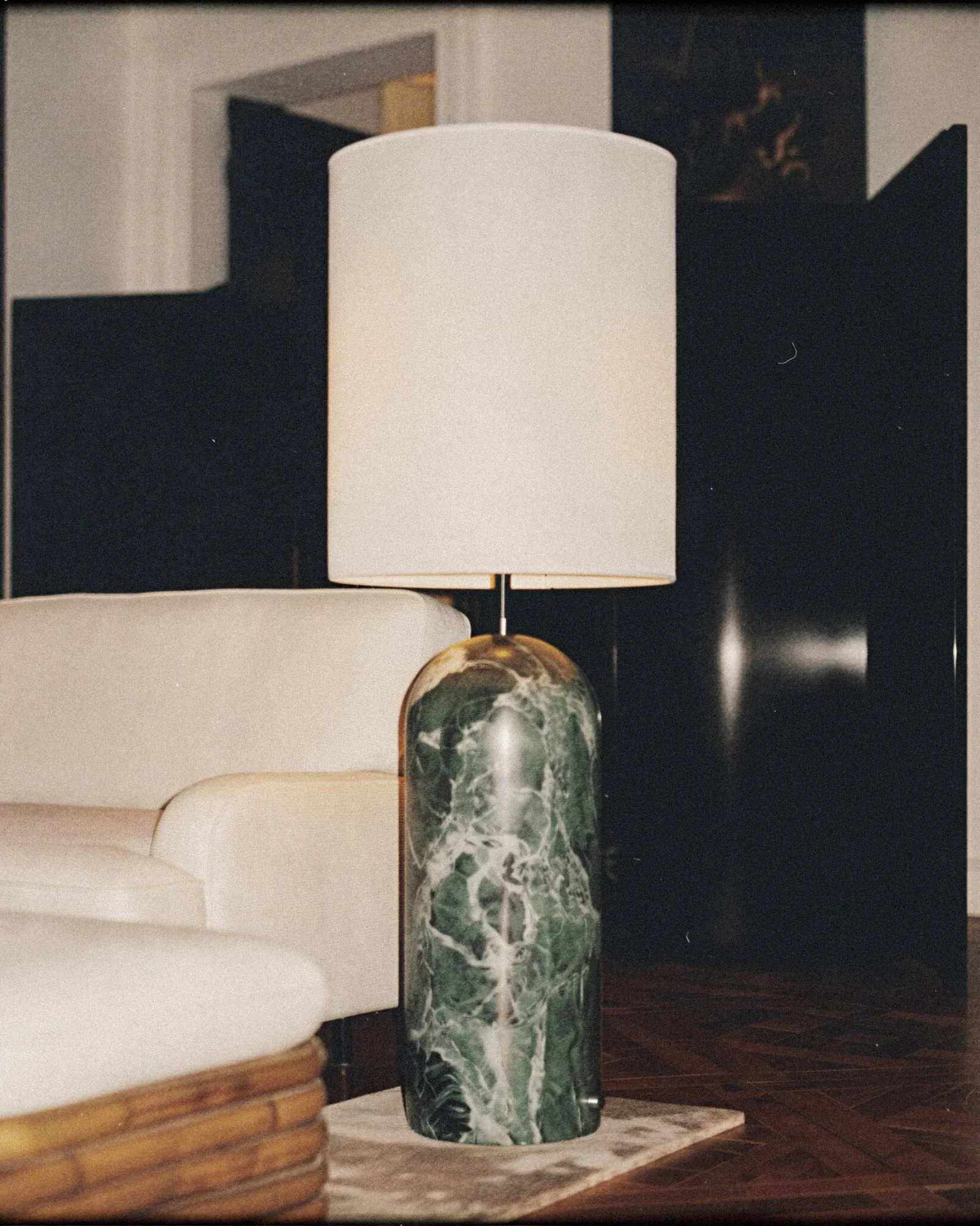 Lampadaire Gravity XL, Emerald marble-white GUBI