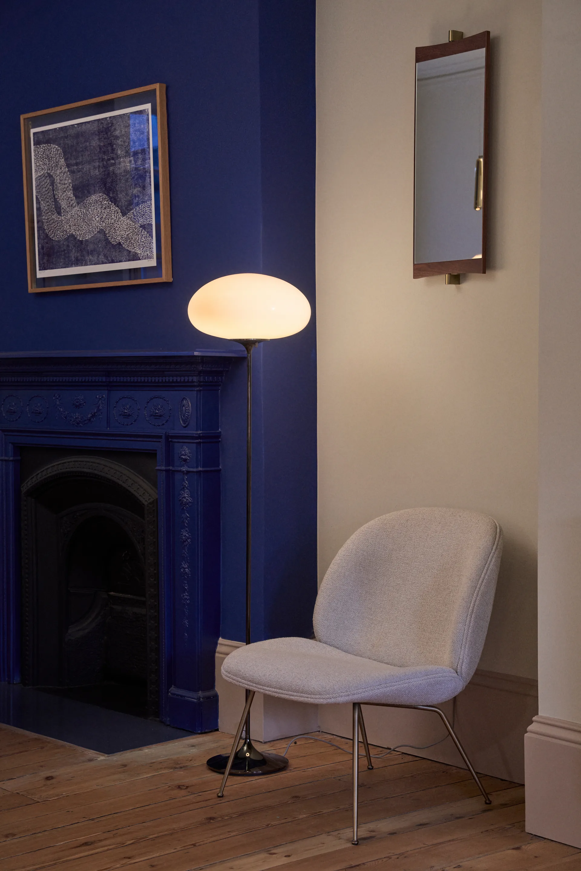 Lampadaire stemlite, Black chrome verre opale 110 cm GUBI