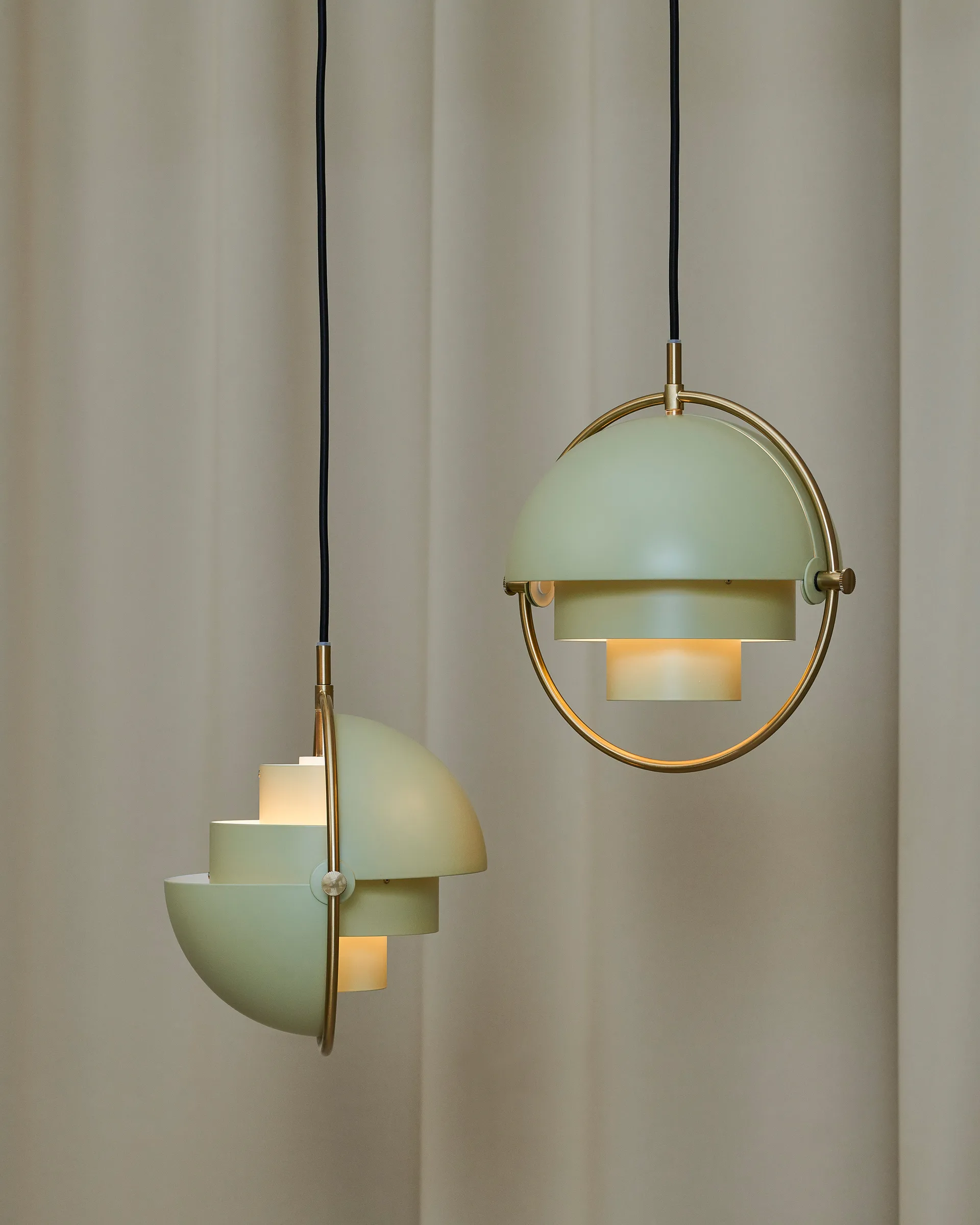 Lampe à suspension Multi-Lite small, Brass-desert sage GUBI