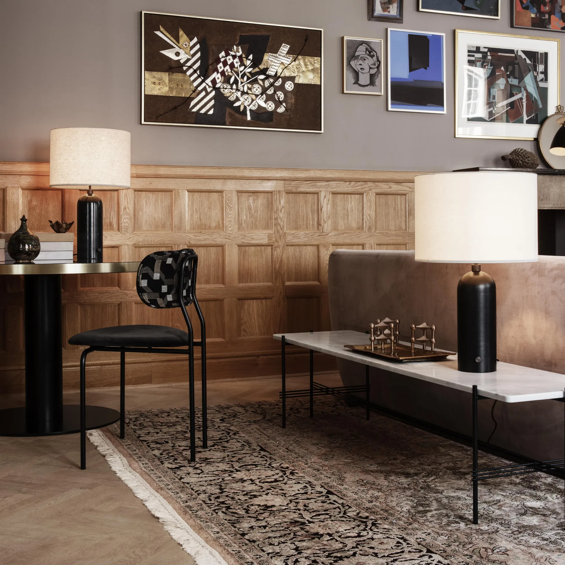 Lampe de table Grablancy S, black marble + abat-jour blanc GUBI