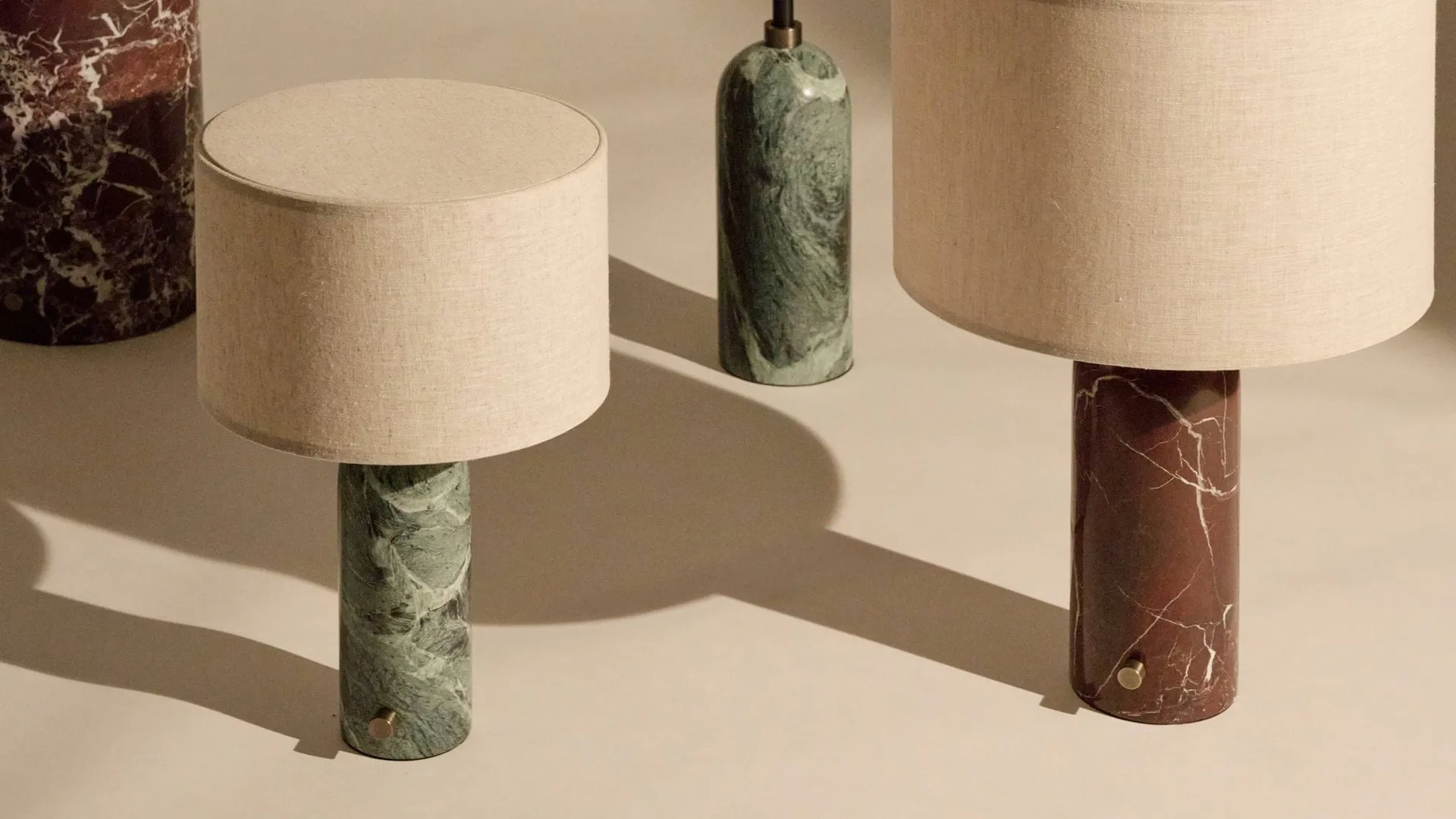 Lampe de table Grablancy S, Maroon marble-white GUBI
