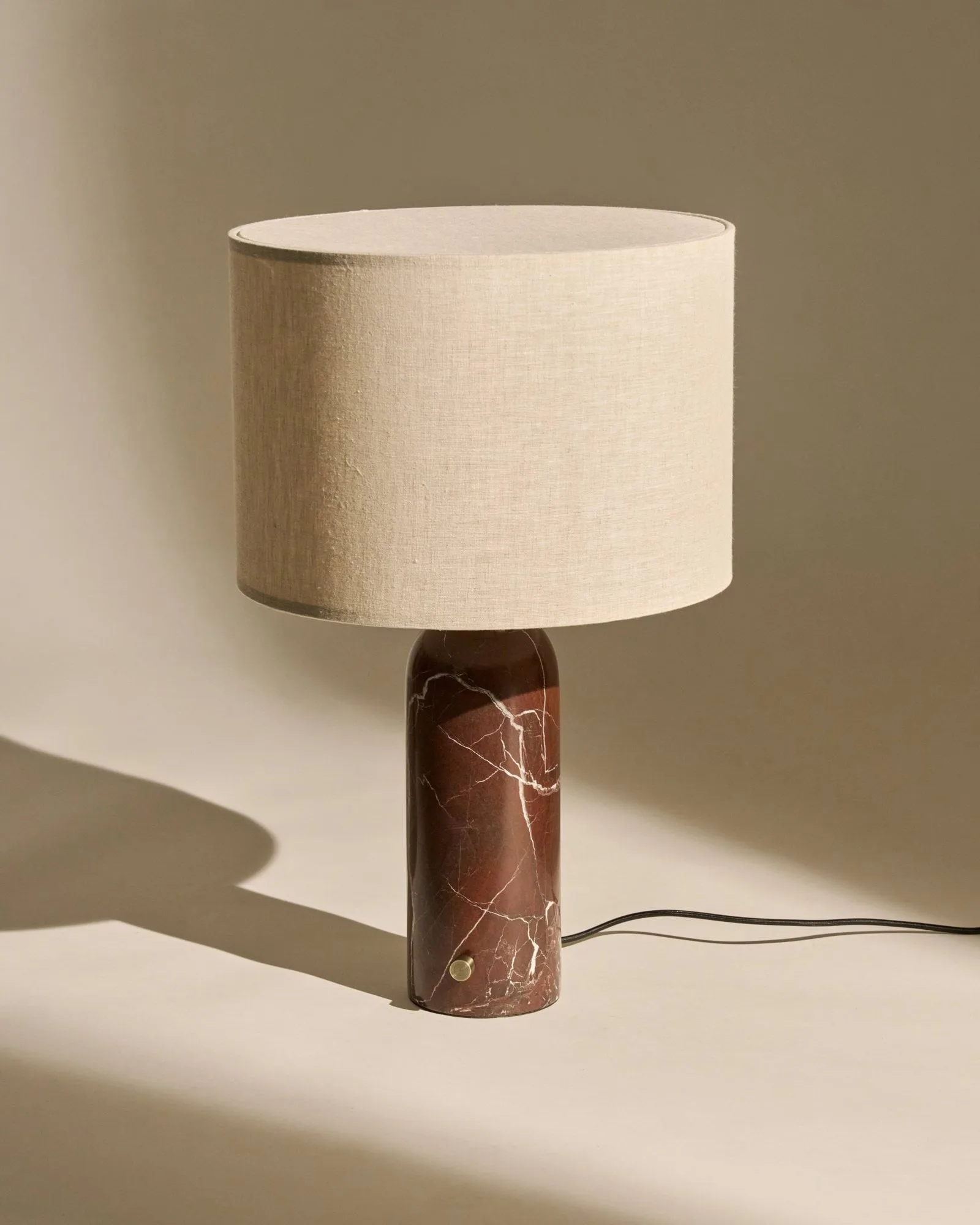 Lampe de table Gravity L, Maroon marble-canvas GUBI