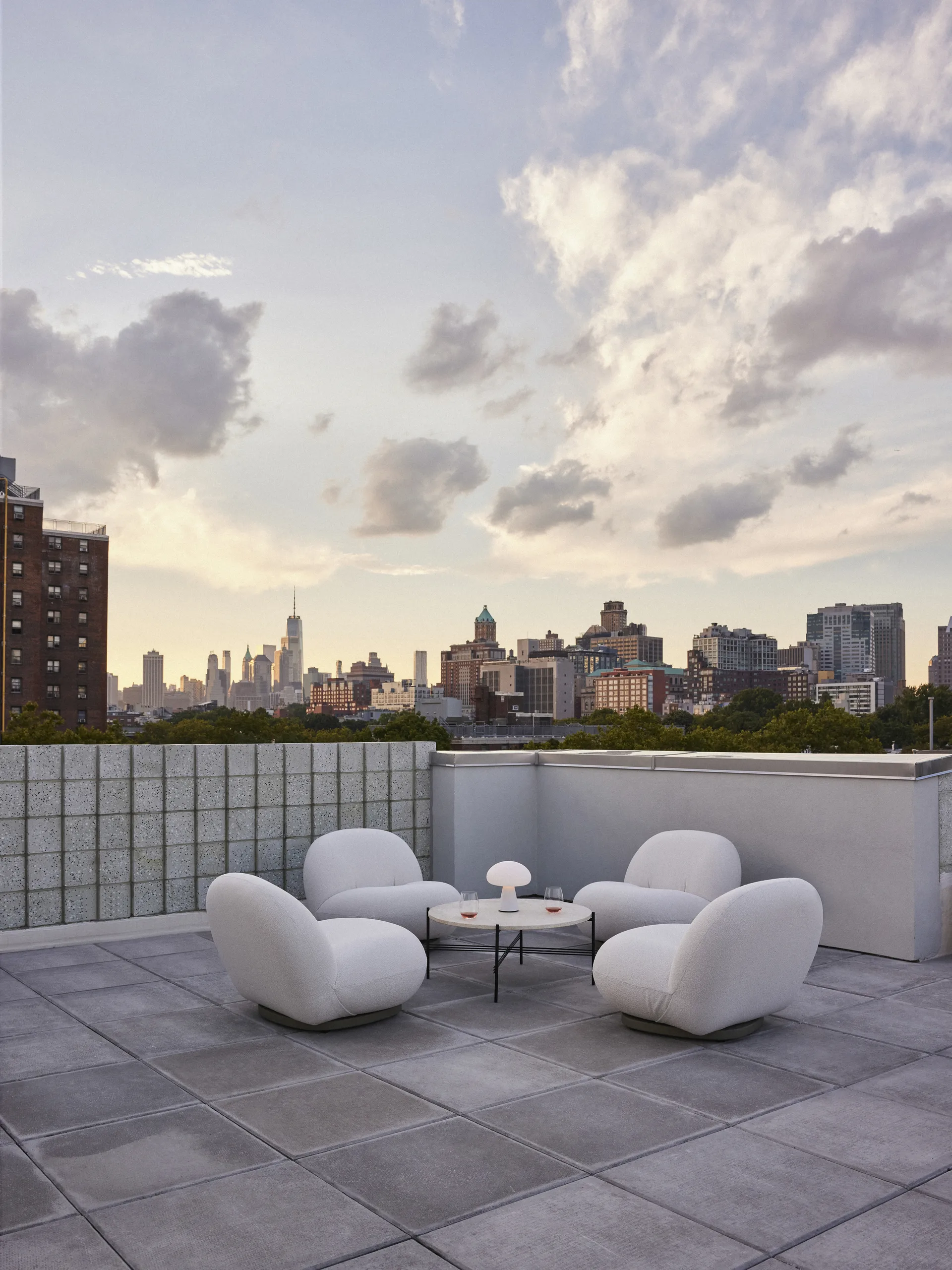 Lampe de table Obello, Verre givré GUBI