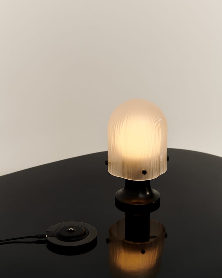 Lampe de table Seine Portable Lamp - Antique brass-white - GUBI