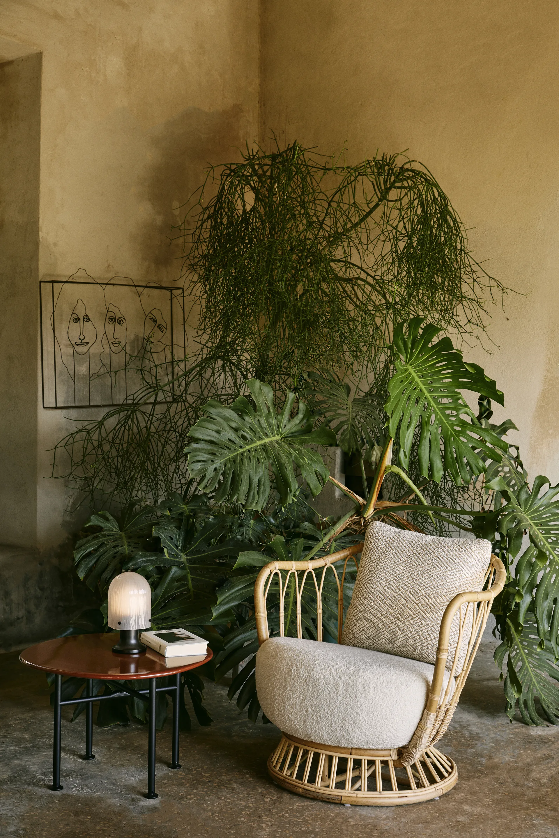 Lampe de table Seine Portable Lamp, Antique brass-white GUBI