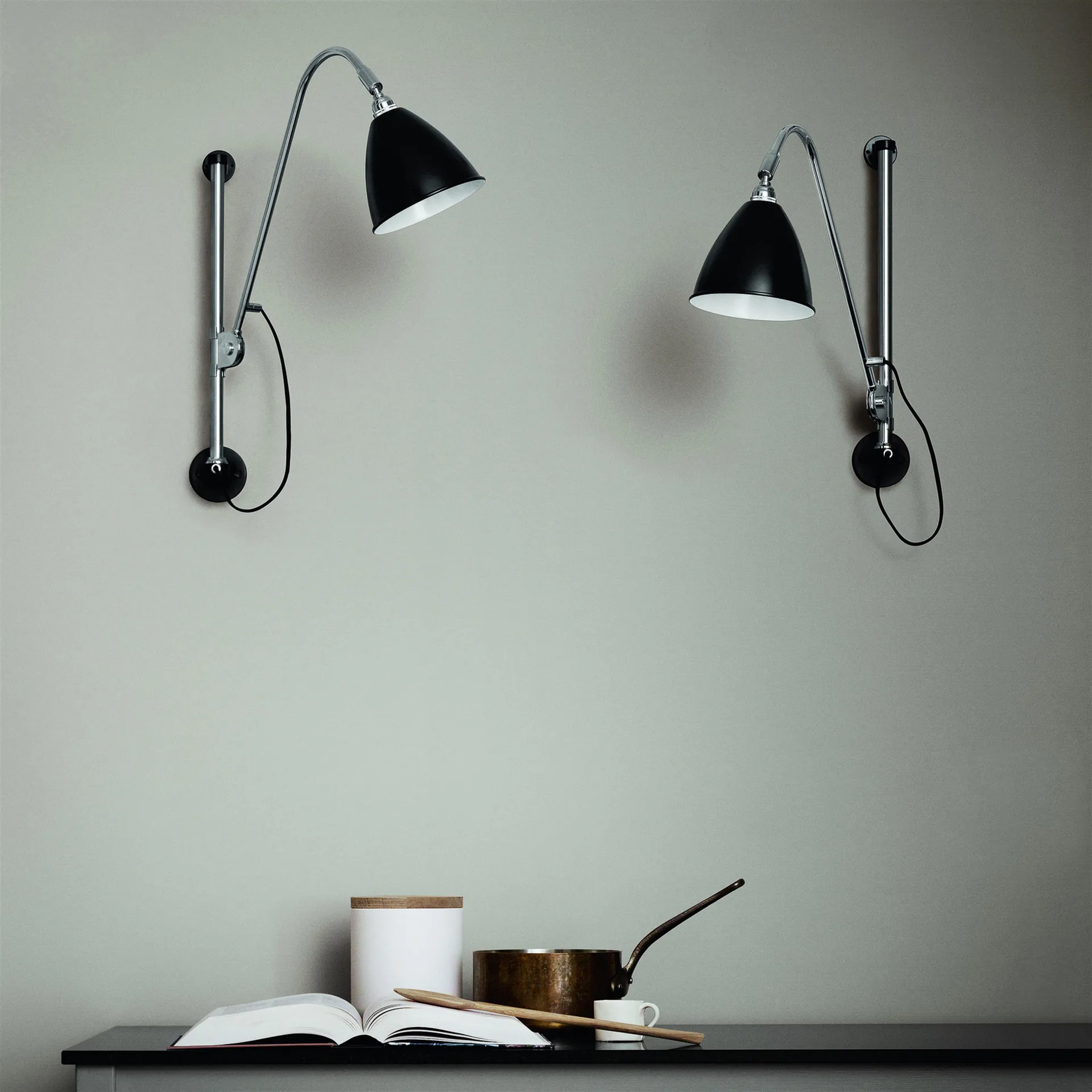 Lampe murale Bestlite BL5, Noir-chrome GUBI