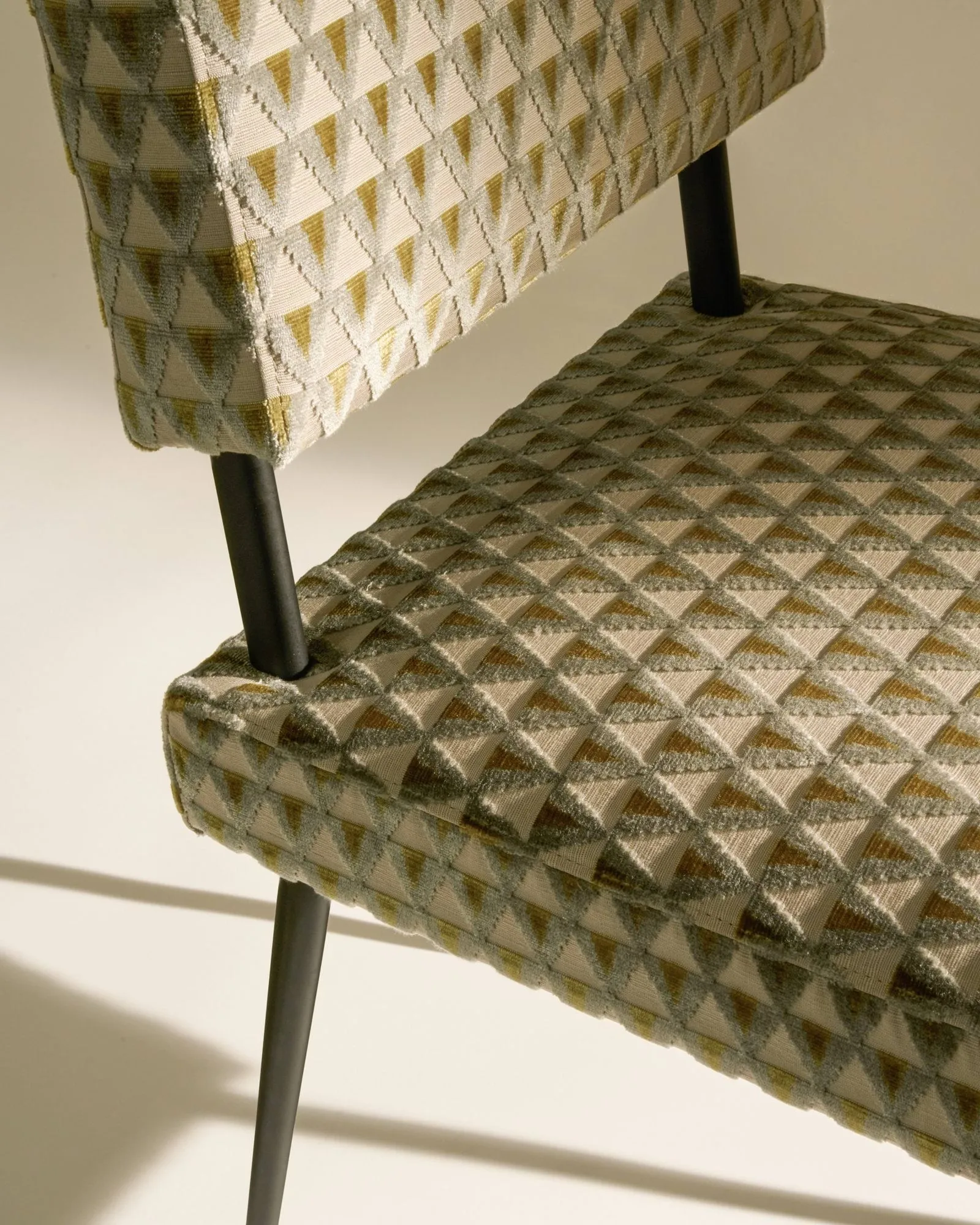 M-Chair chaise, Amuleto 005-noir mat GUBI