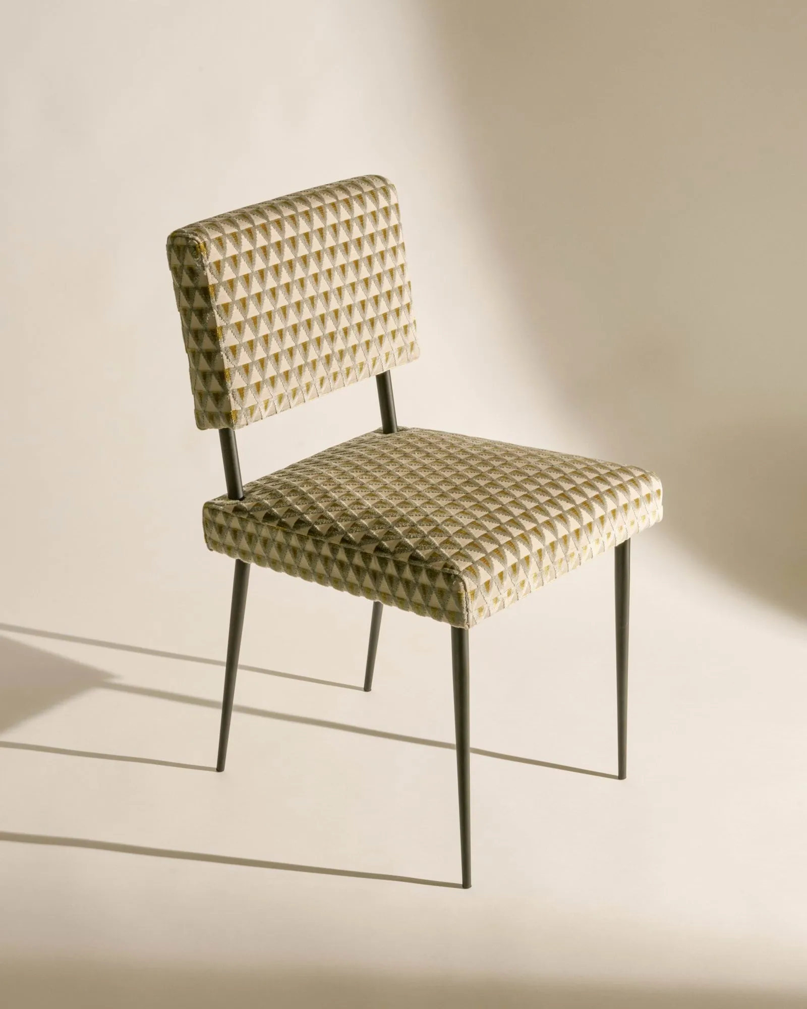 M-Chair chaise, Amuleto 005-noir mat GUBI