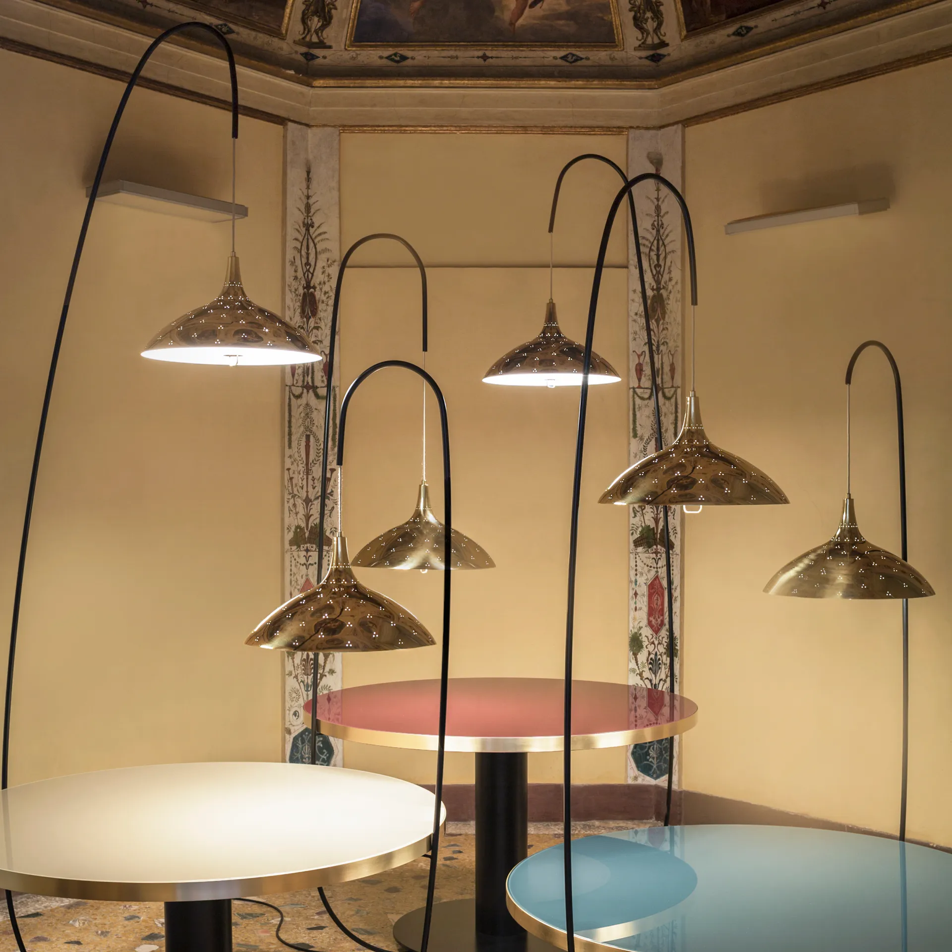 Suspension 1965, Laiton GUBI