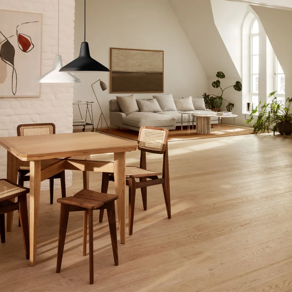 Table à manger B-Table, oak matt lacquered GUBI