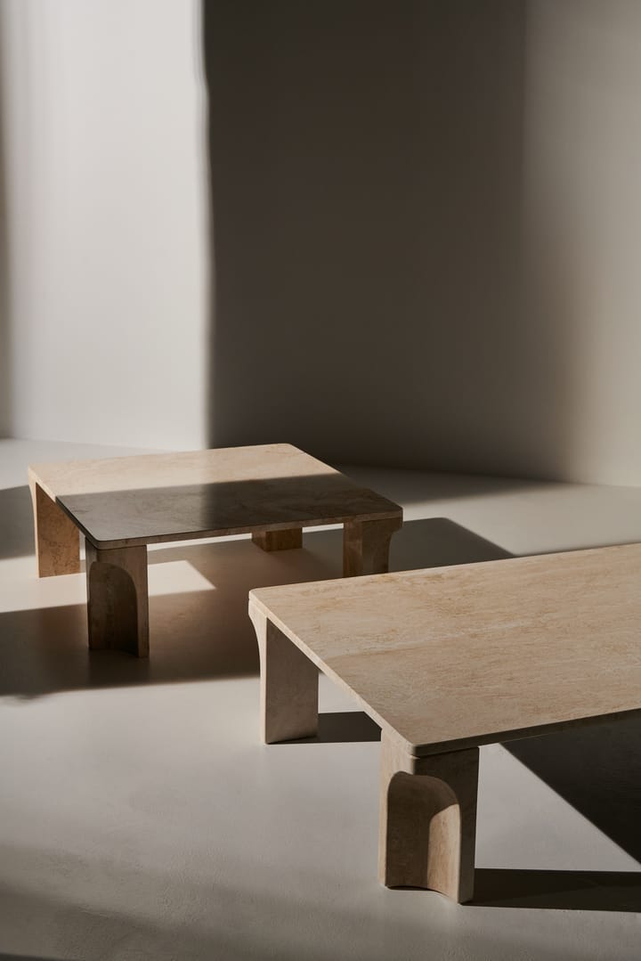 Table basse Doric 80x140 cm, Blanc neutre-travertin GUBI