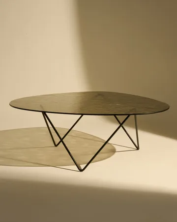 Table basse Pedrera - Noir semi-mat-verre structuré bronze - GUBI