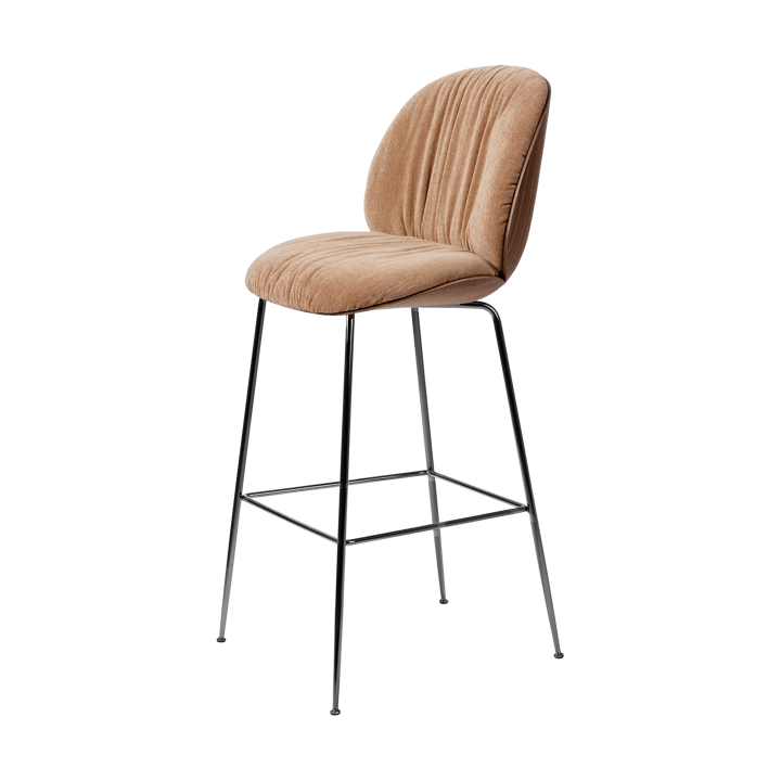 Tabouret de bar 75 cm Beetle Soft, dossier avant recouvert - Tabouret Belsuede Dedar 132, noyer laqué-dossier noir, chrome - GUBI