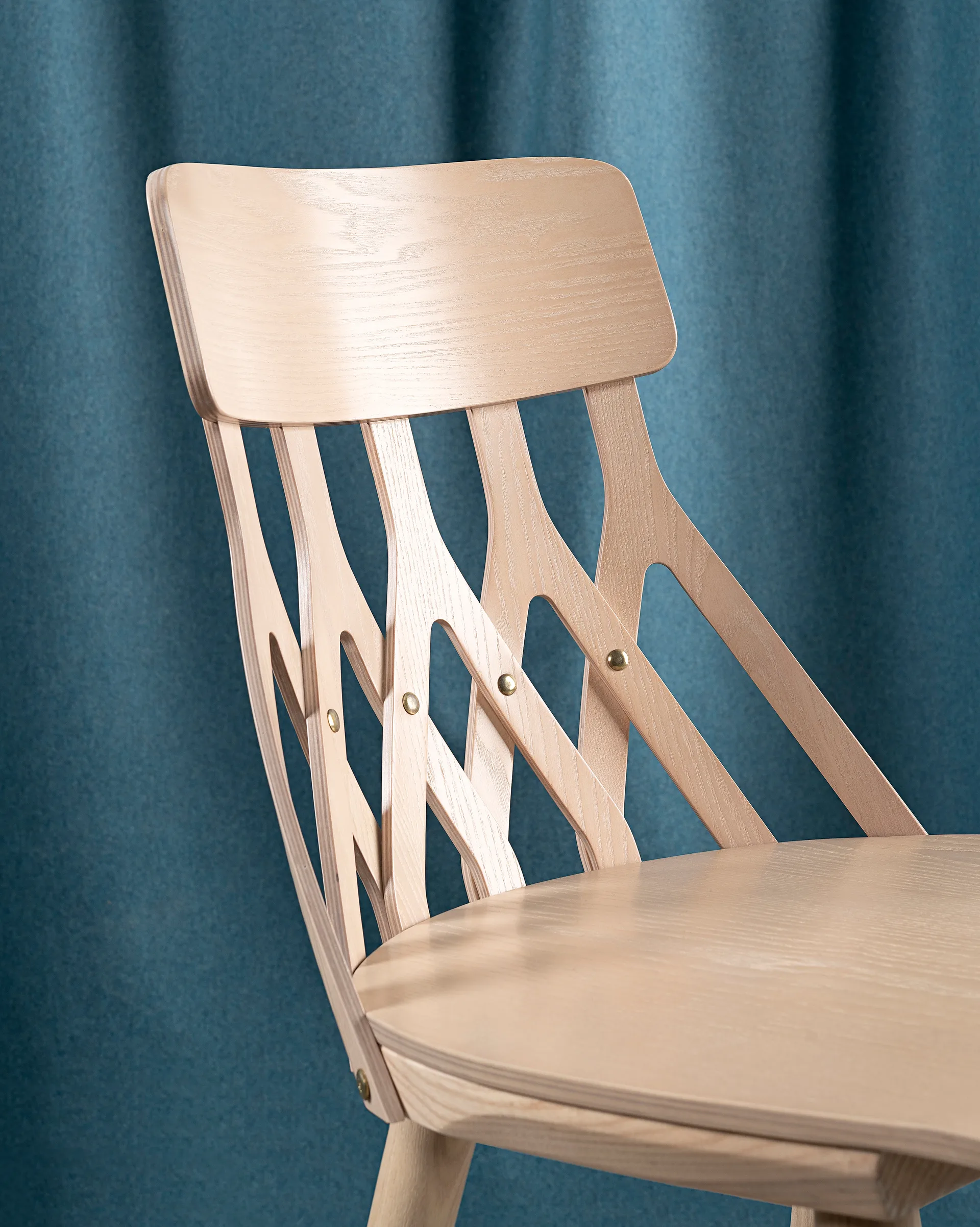 Chaise Y5, Frêne lasuré blond Hans K