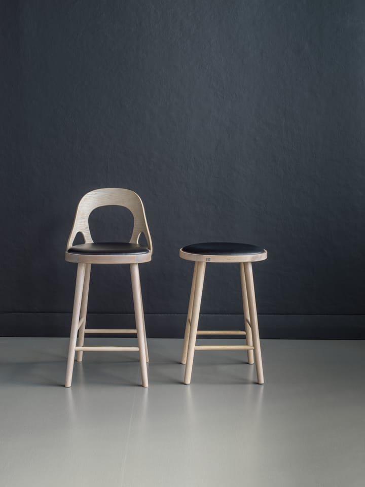 Tabouret de bar Colibri 63 cm, Chêne lasuré blond-coussin noir Hans K