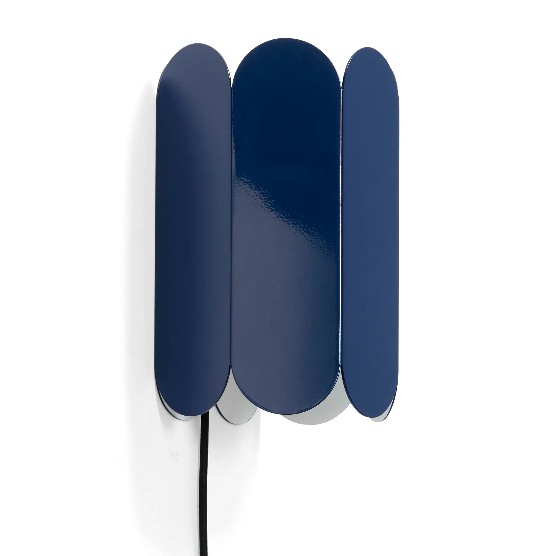 Applique murale Arcs wall switch, Cobalt blue HAY