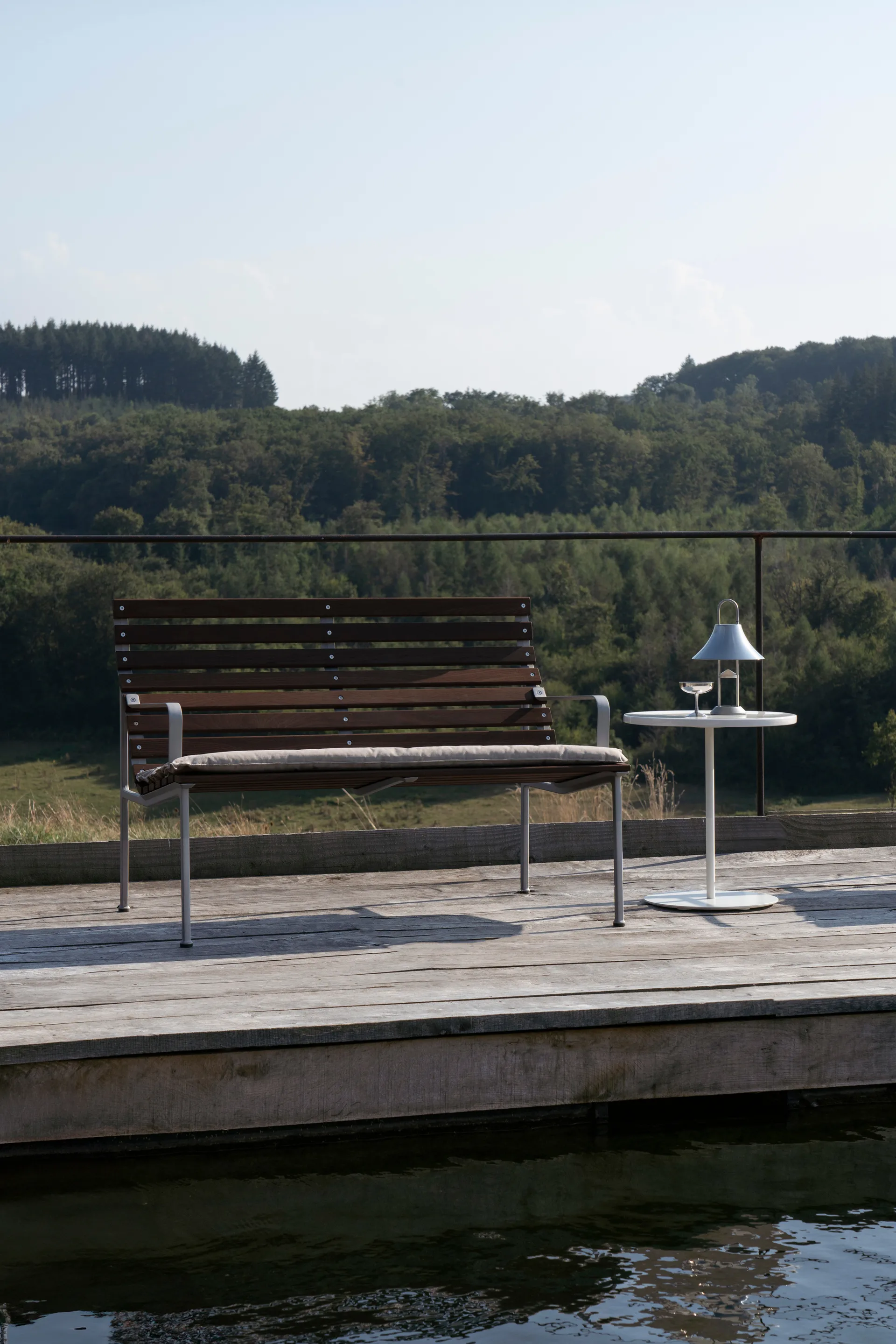 Banc Lounge Traverse Lounge avec accoudoirs, Oiled ash HAY