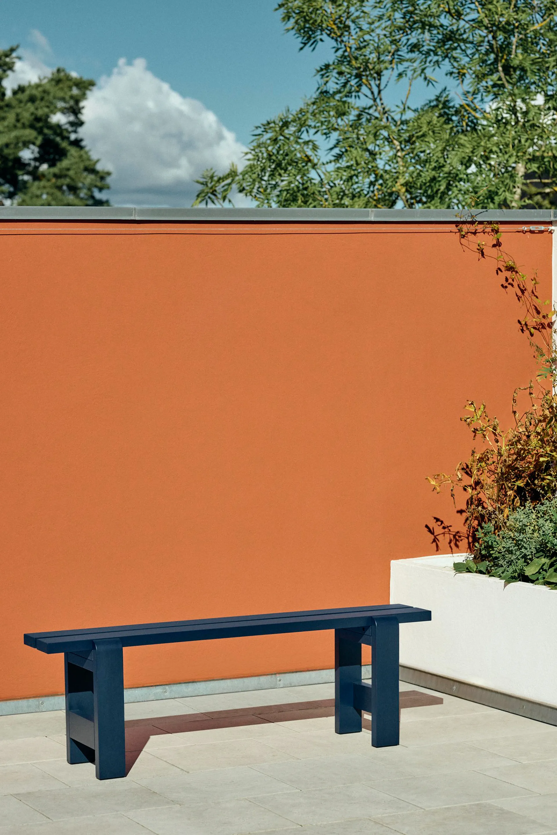 Banc Weekday 140x23 cm pin laqué, Steel blue HAY