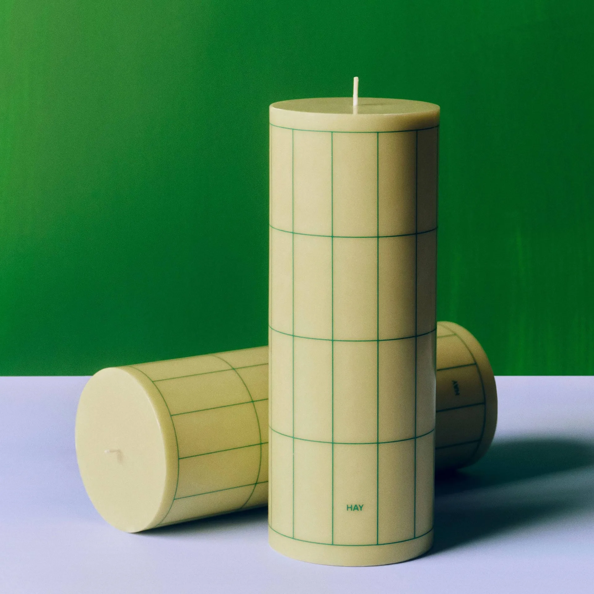 Bougie bloc Column Candle large 25 cm, Light green avec dark green grid check HAY