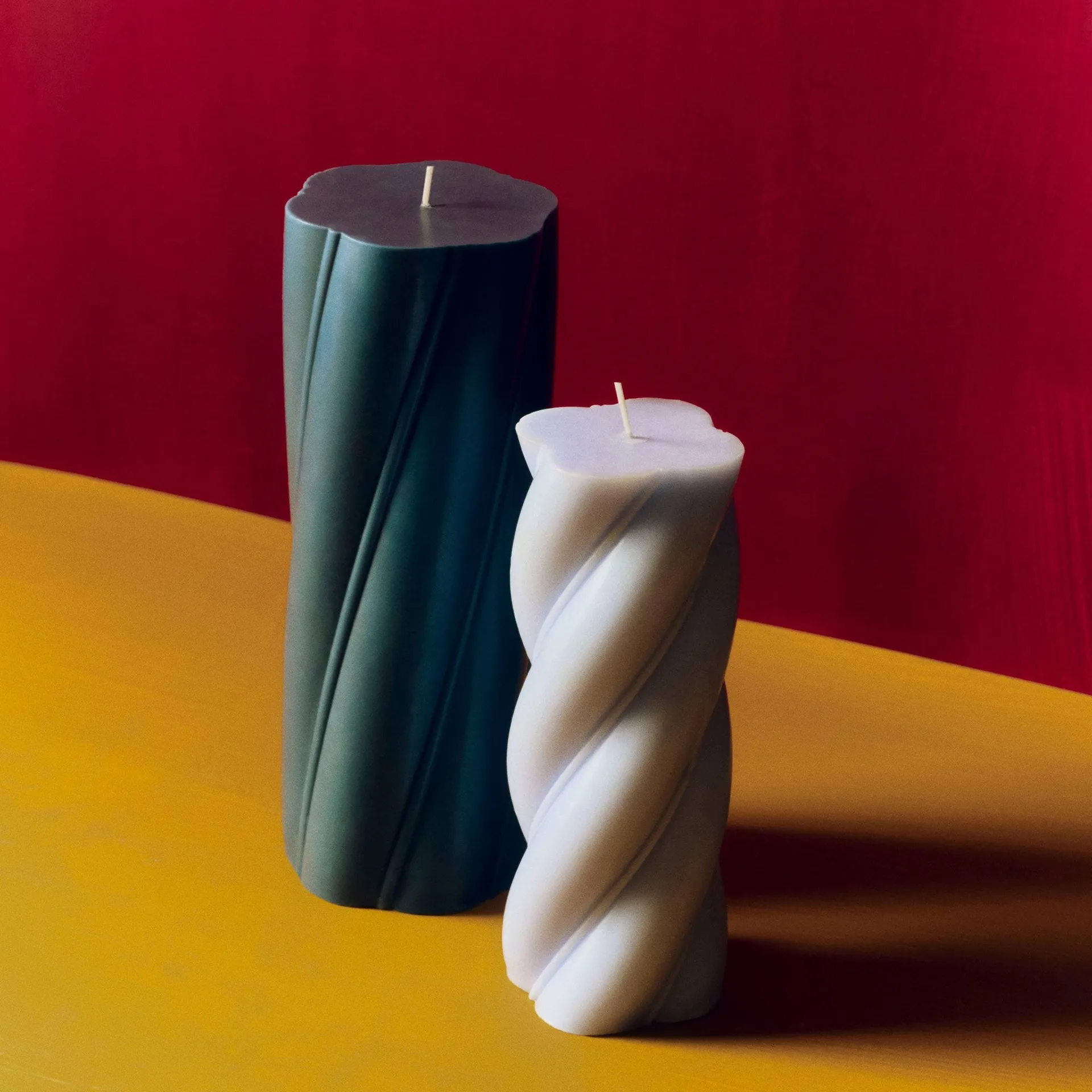 Bougie bloc Soft Serve Candle, Dark teal Ø9,5x24,5 cm HAY