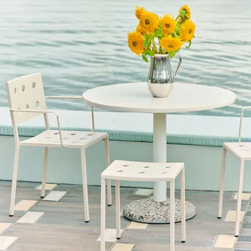 Ceramic Table Ø70 cm - Warm white - HAY