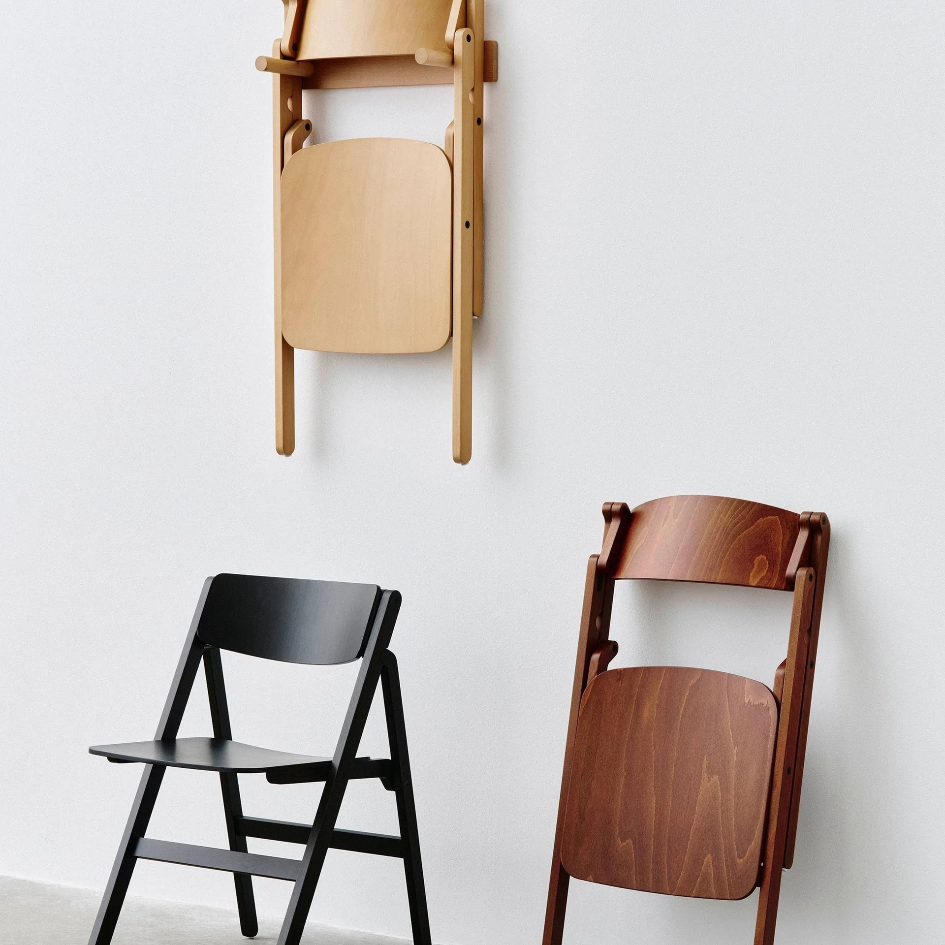 Chaise Backflip Chair, Bronze, hêtre laqué HAY