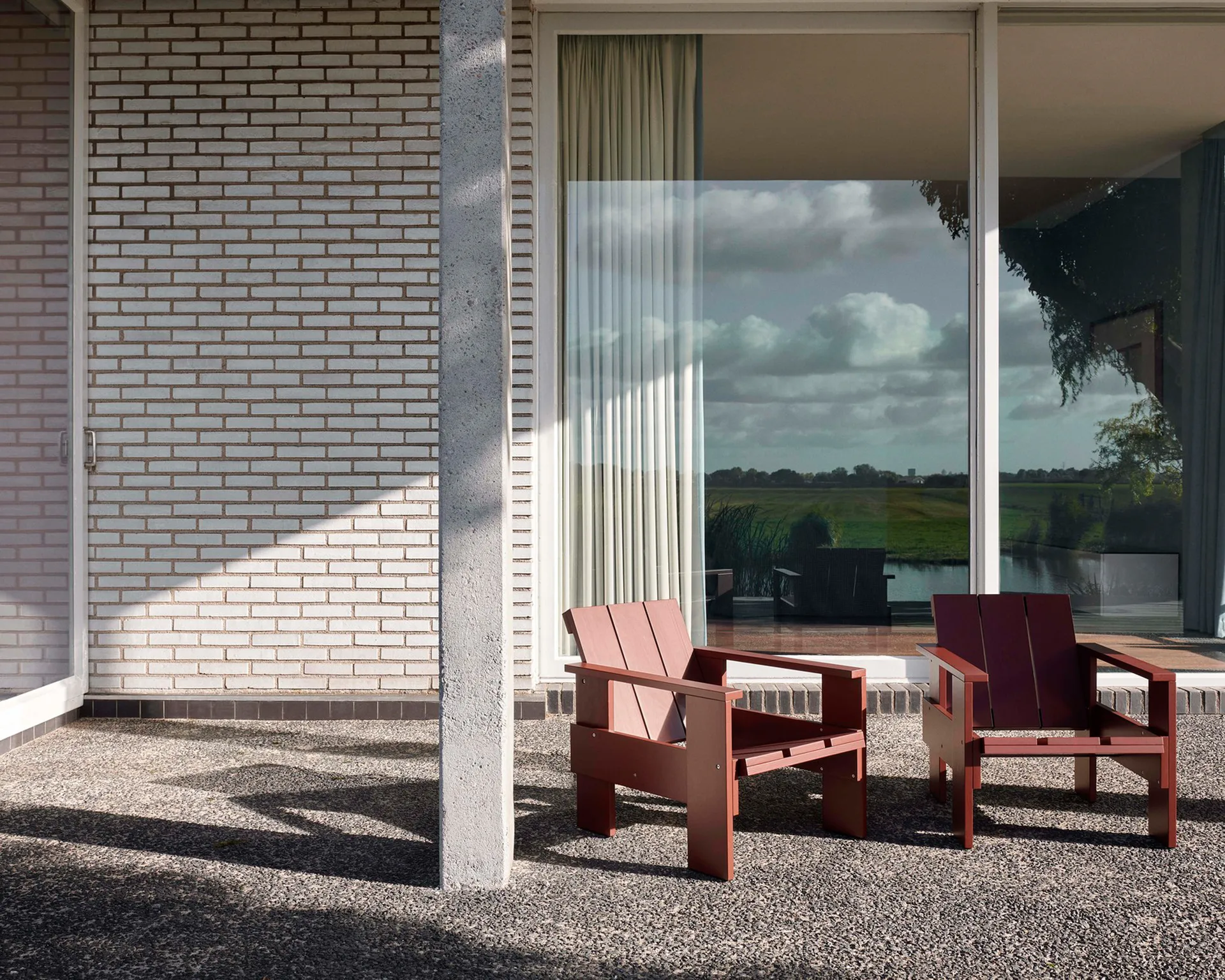 Chaise lounge Crate en pin laqué, Iron red HAY