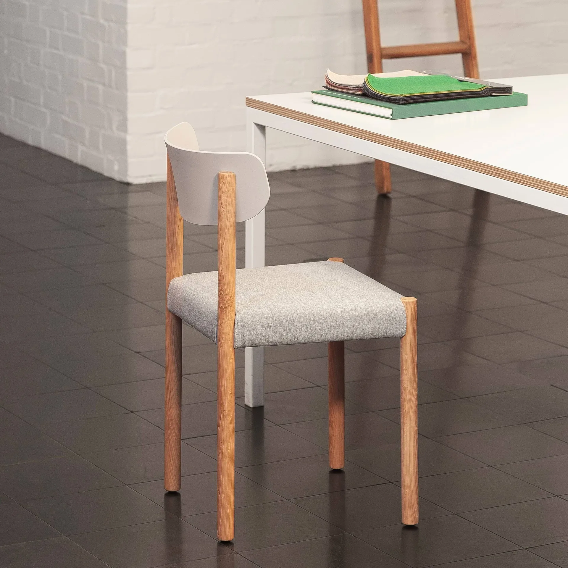 Chaise Pack Chair 11, Chêne huilé-chalk grey-Remix 126 HAY