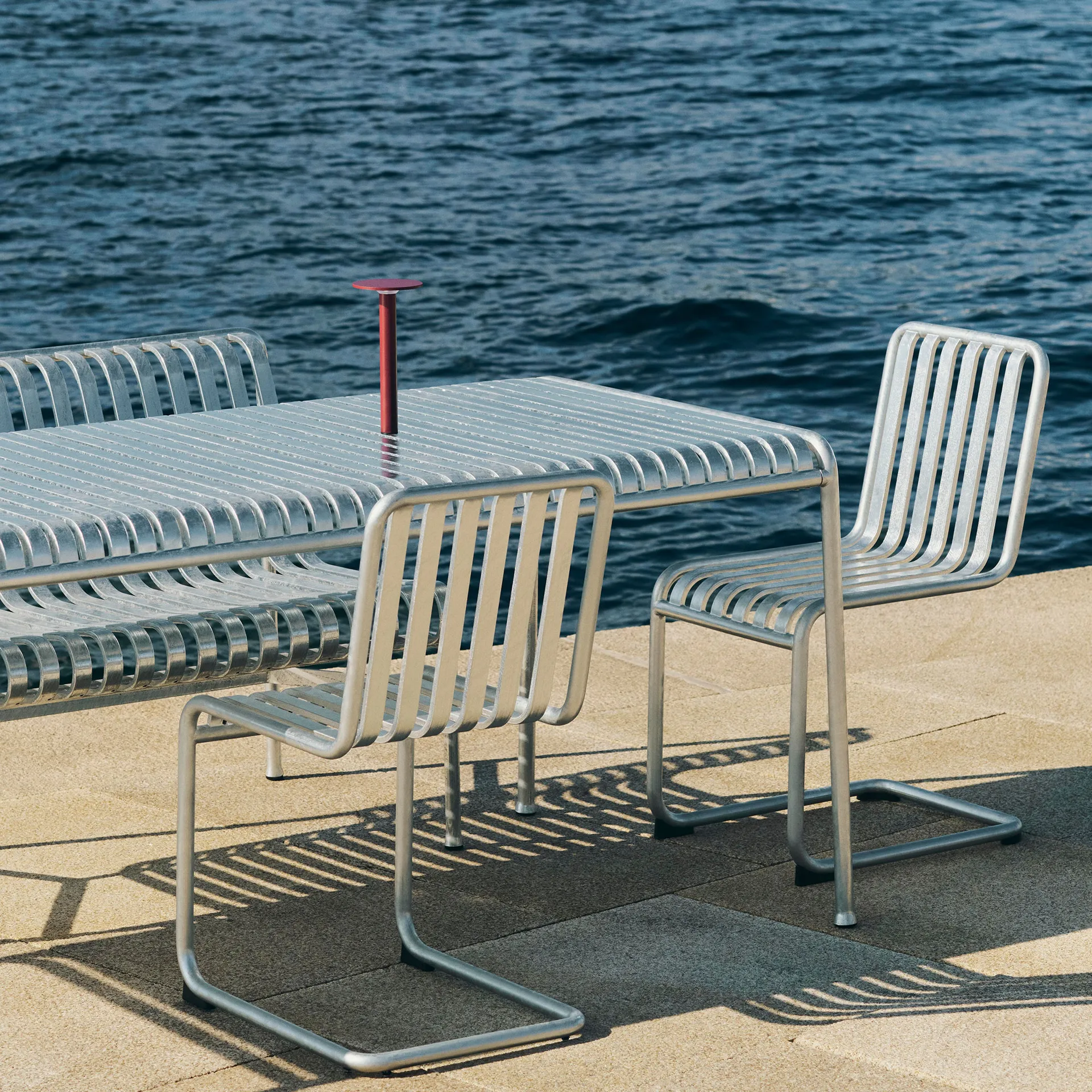 Chaise Palissade Cantilever, Hot galvanised steel HAY