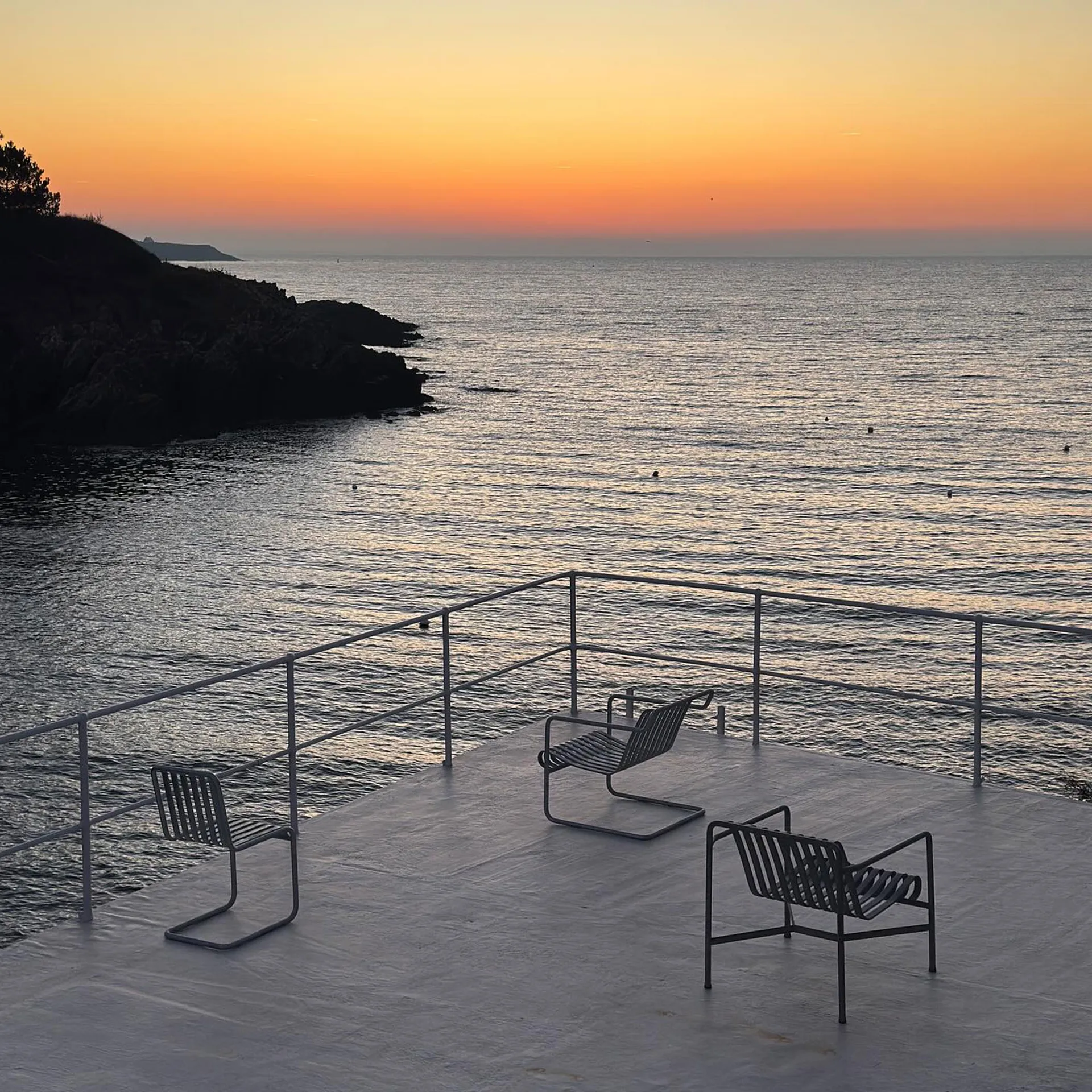 Chaise Palissade Cantilever, Hot galvanised steel HAY