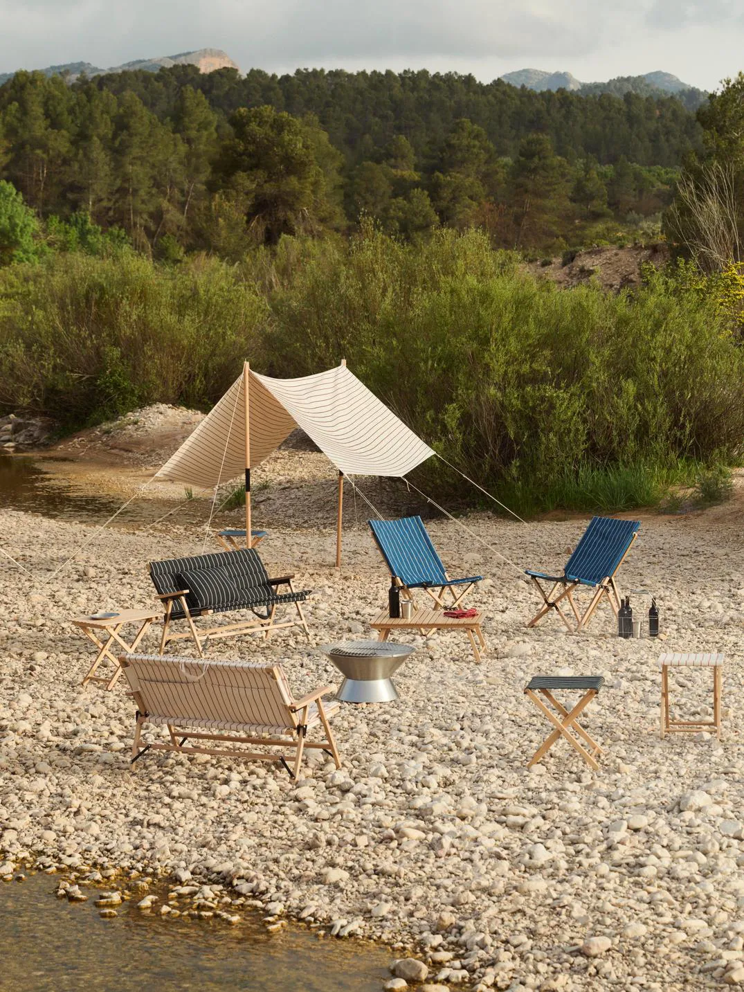 Chaise pliable Outdoor Market, Blue-beige HAY