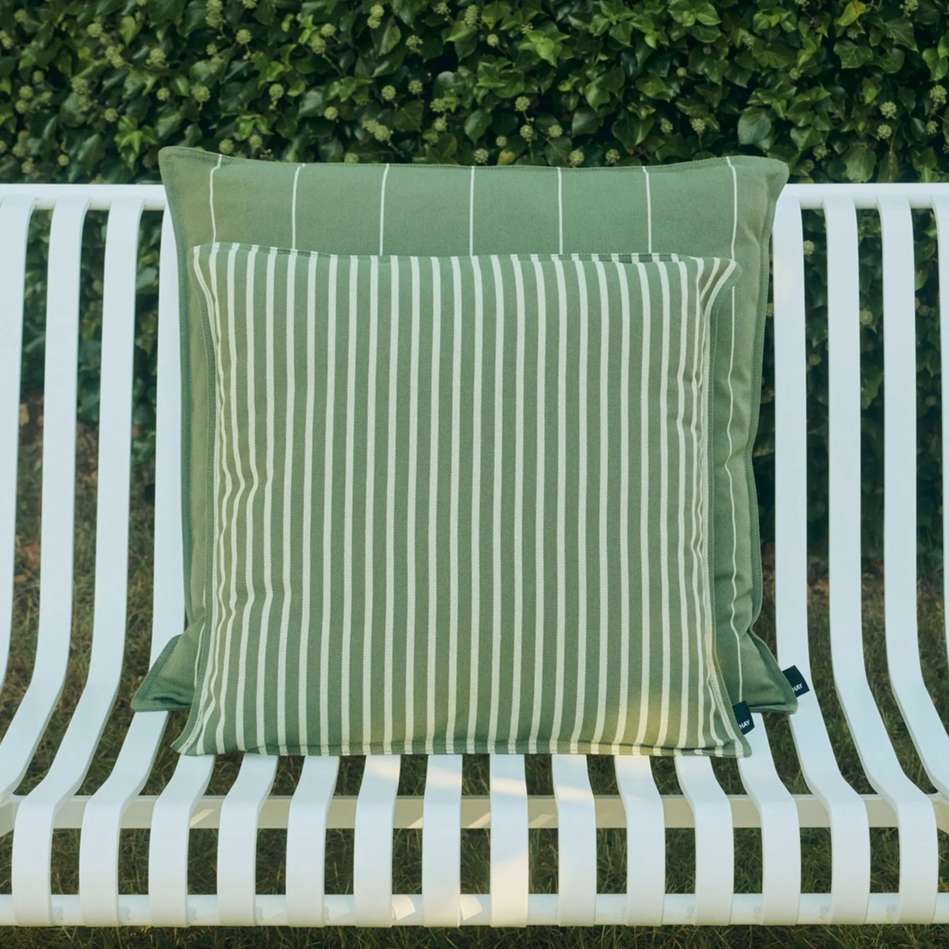 Coussin Terrazza, Olive narrow stripe, 60x60 cm HAY