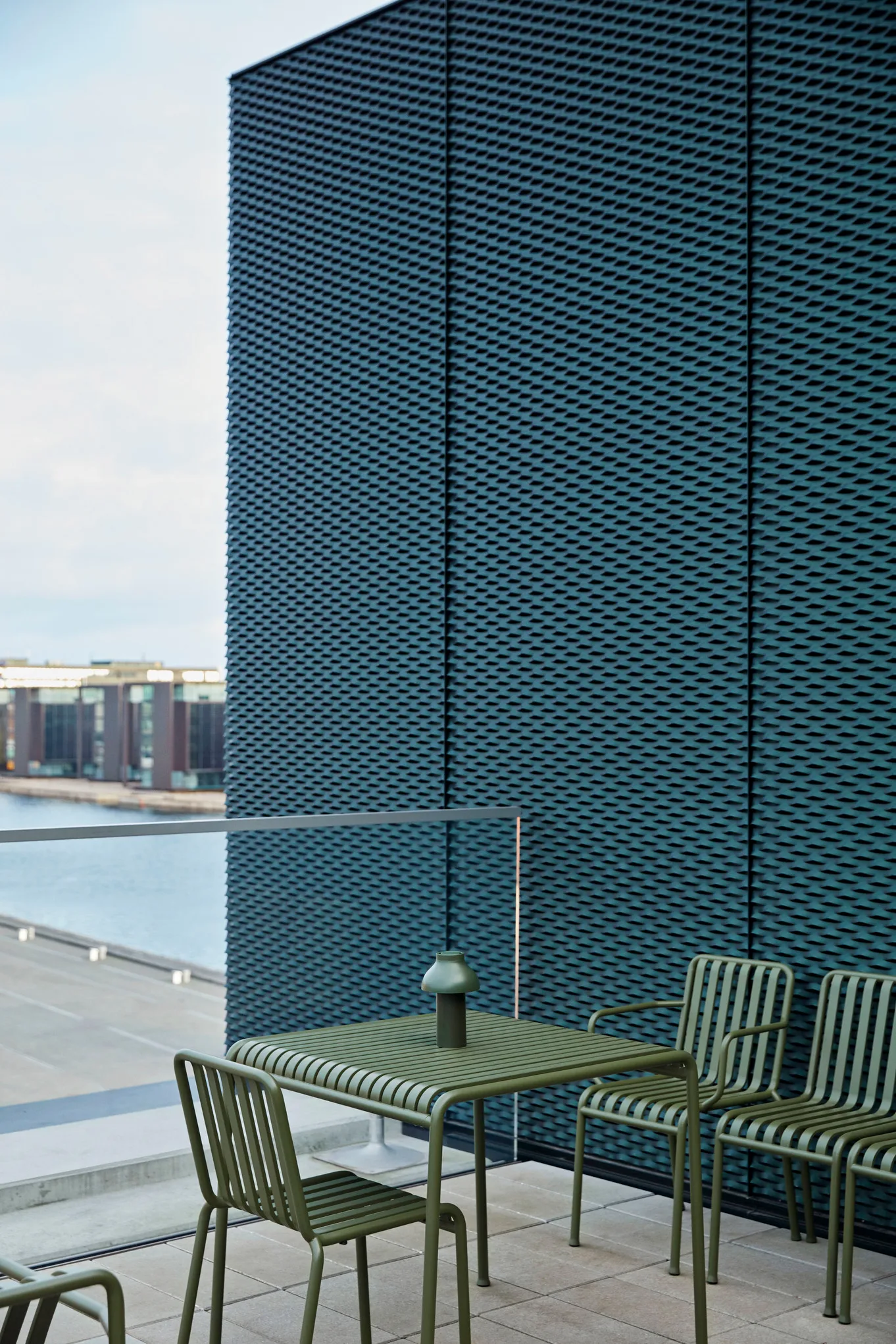 Ensemble de salle à manger Palissade 2 chaises 82,5x90 cm olive,  HAY