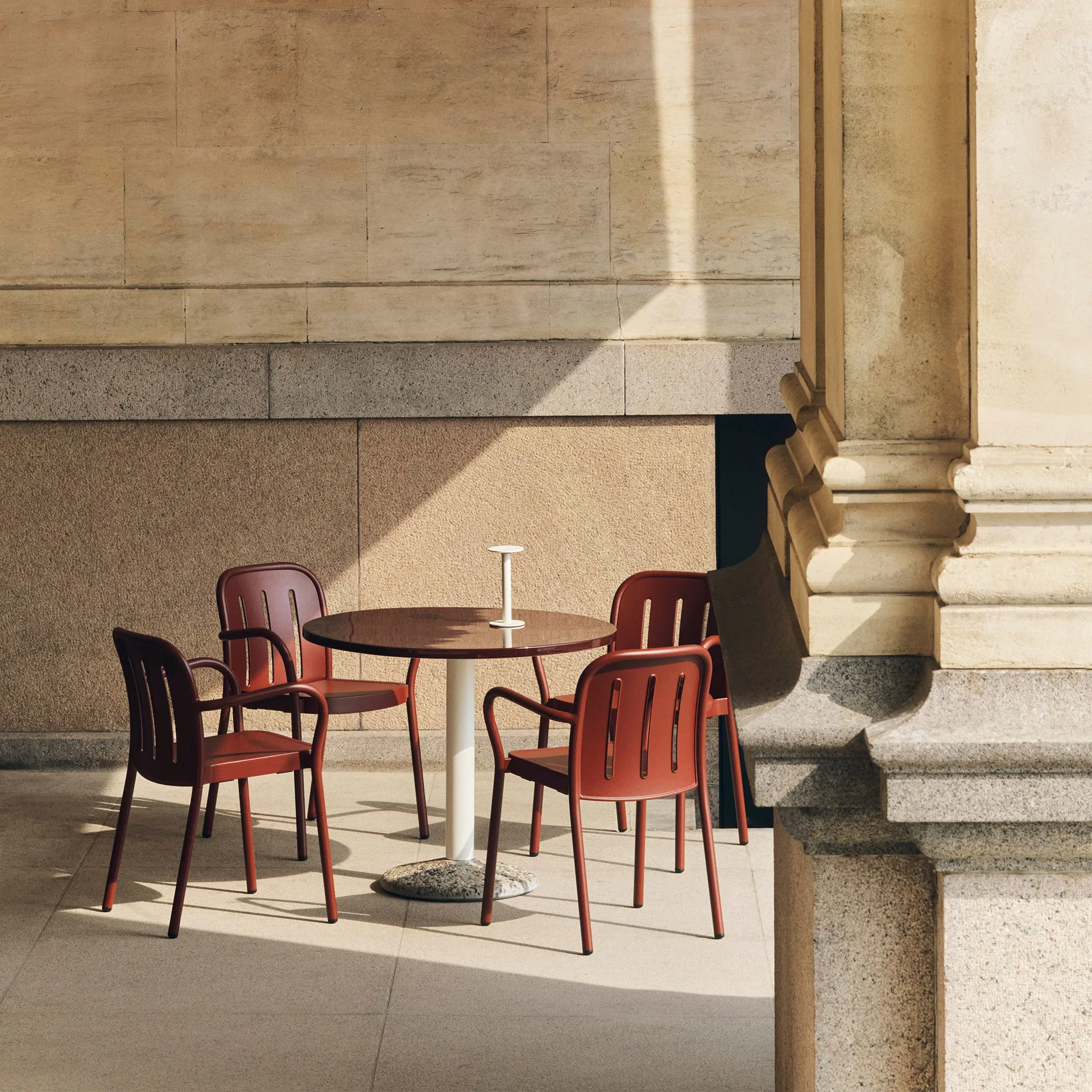 Fauteuil Deville, Iron red HAY