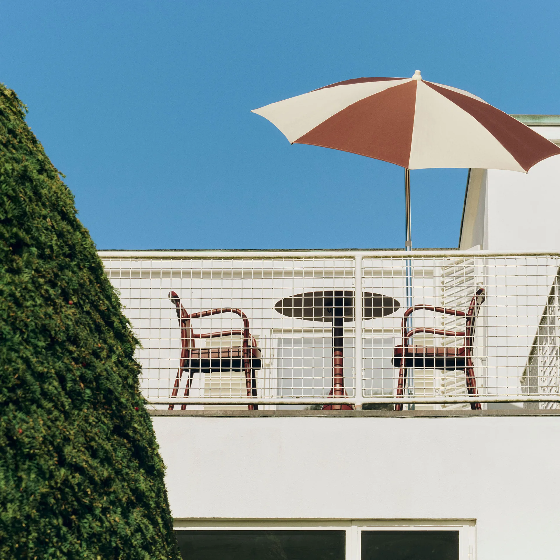 Fauteuil Deville, Iron red HAY