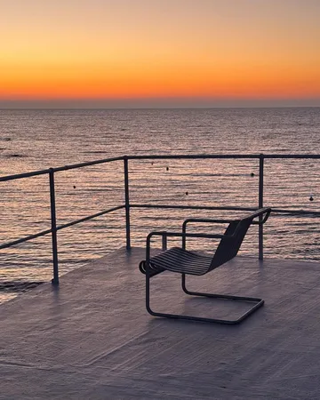 Fauteuil lounge bas Palissade Cantilever Low - Hot galvanised steel - HAY