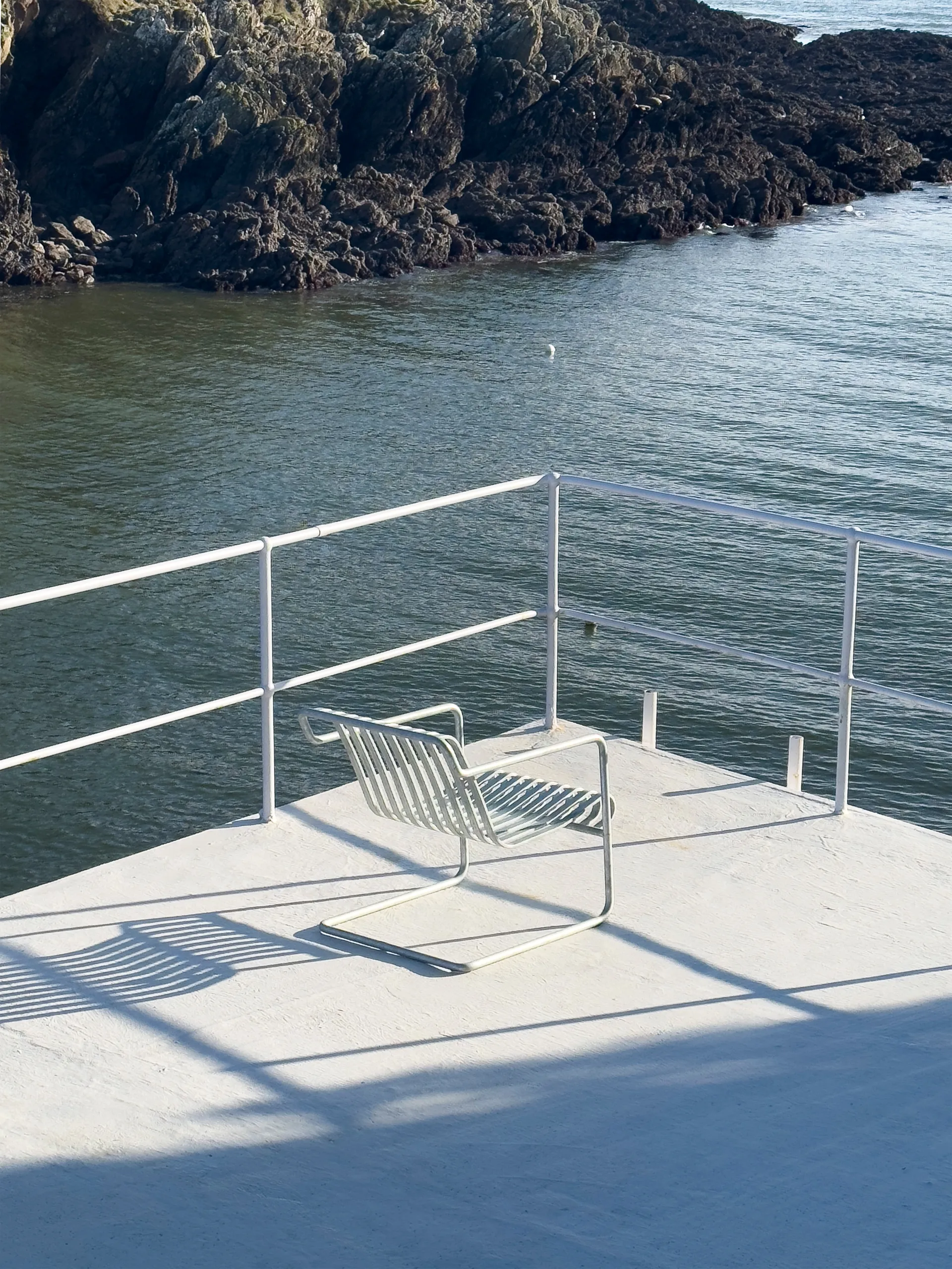 Fauteuil lounge bas Palissade Cantilever Low, Hot galvanised steel HAY