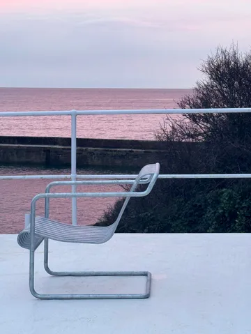 Fauteuil lounge bas Palissade Cantilever Low - Hot galvanised steel - HAY