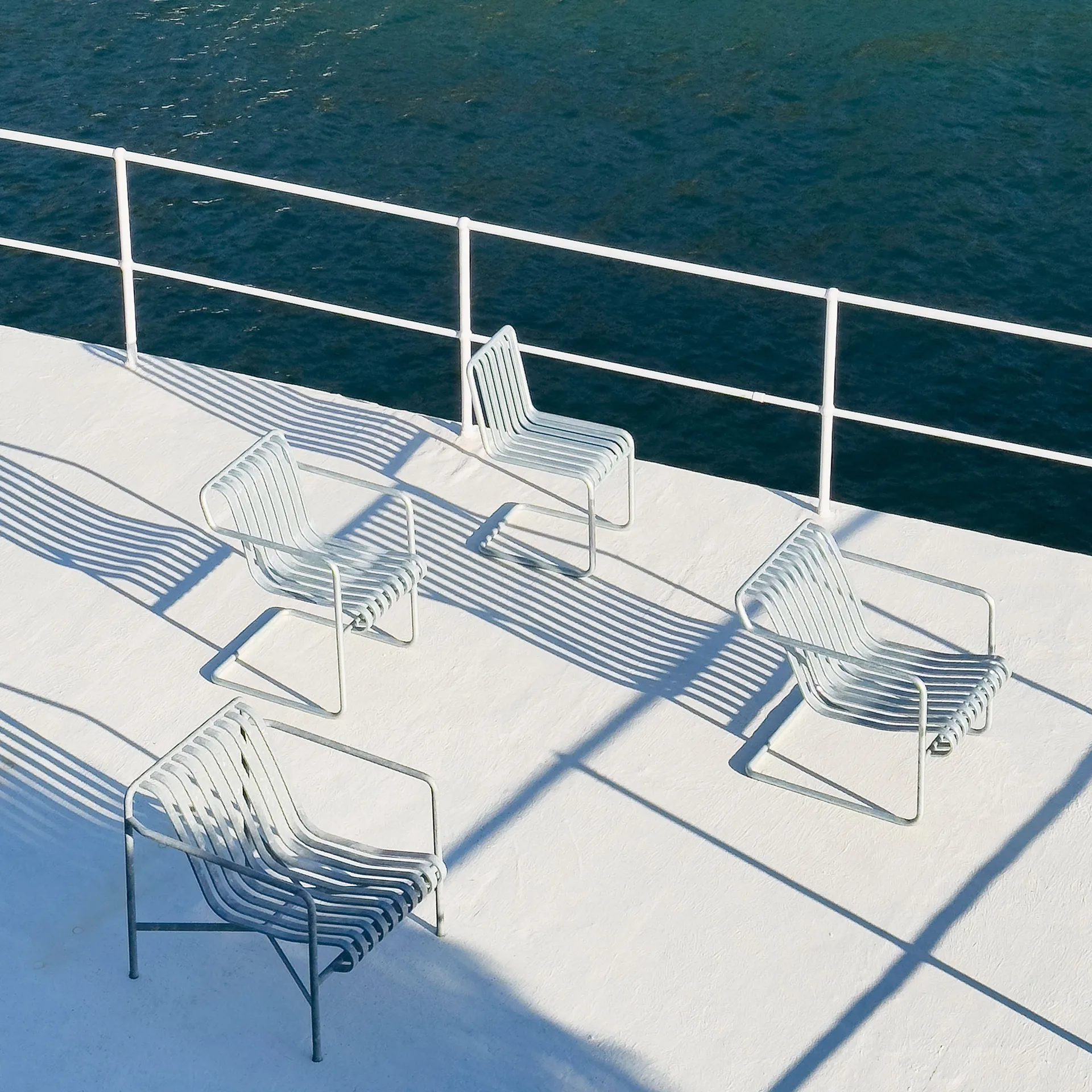 Fauteuil Palissade Cantilever Dining, Hot galvanised steel HAY