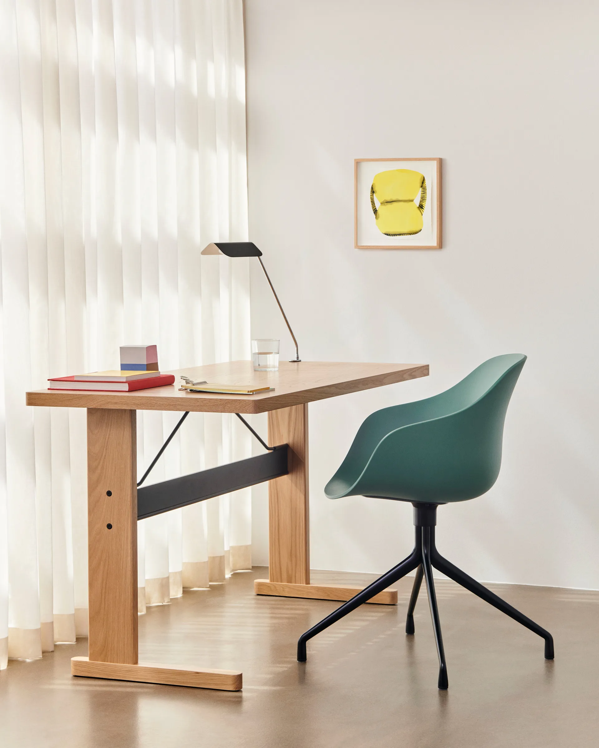 Lampe de bureau à pince Apex Clip, Iron black HAY