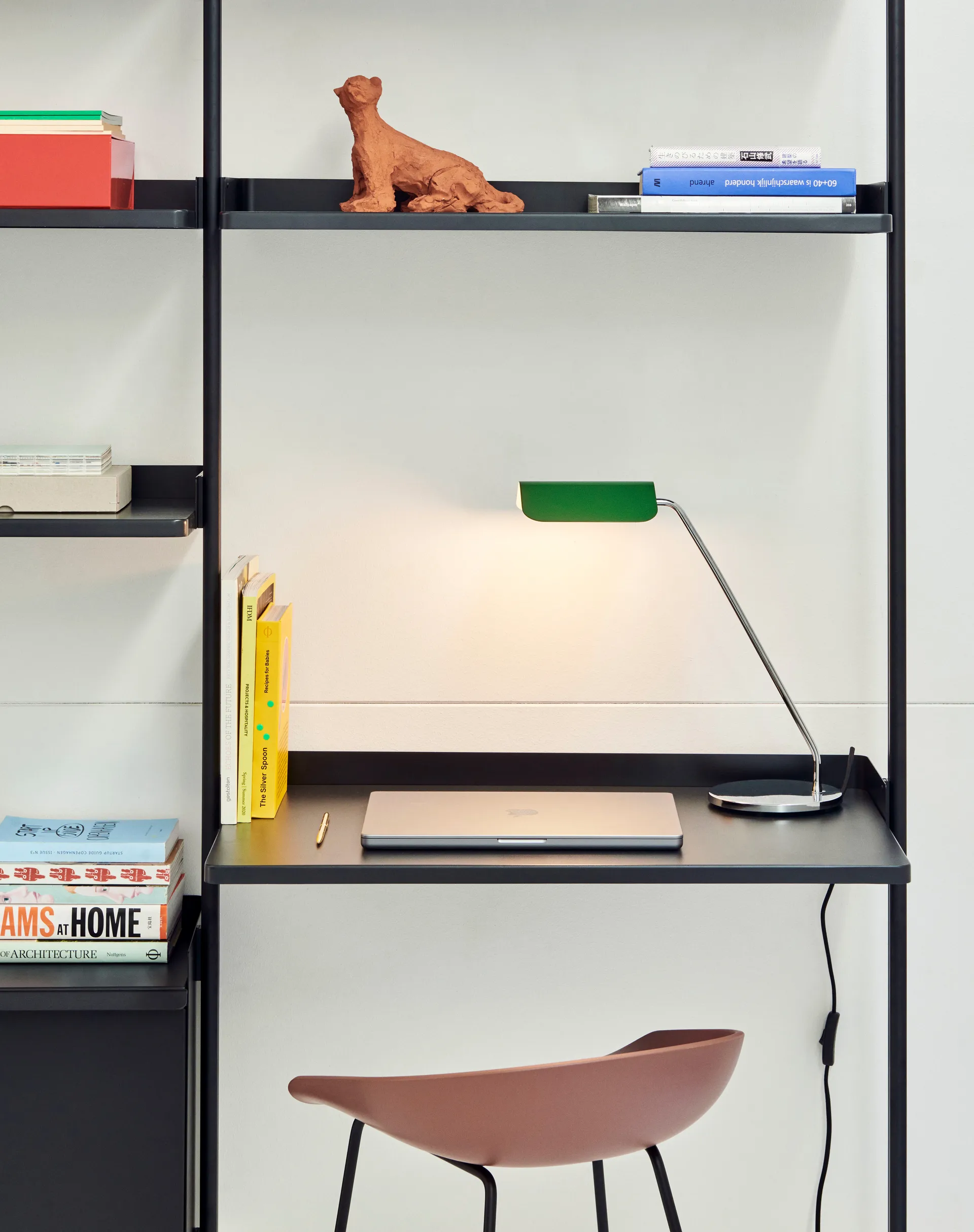 Lampe de bureau Apex, Emerald green HAY