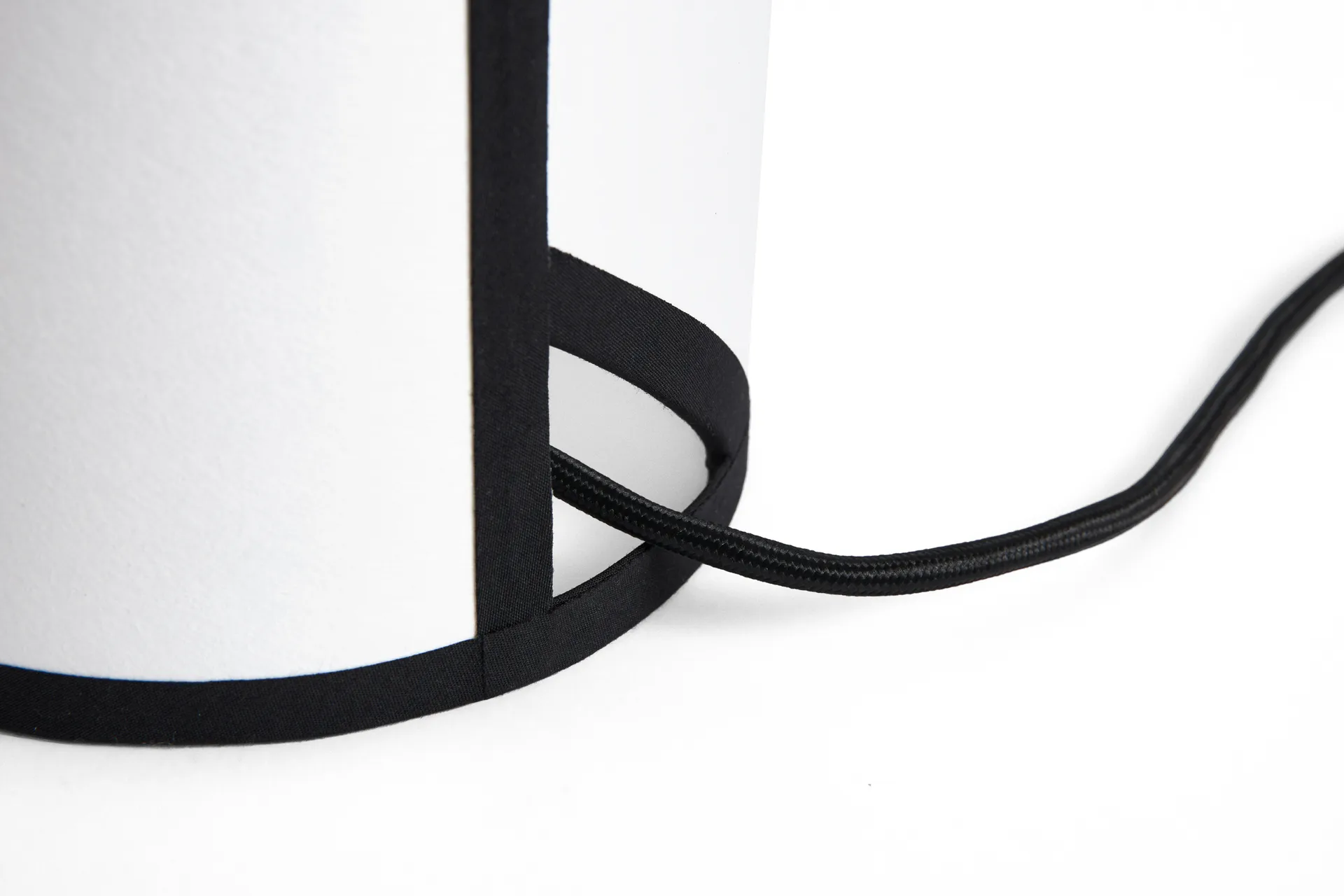 Lampe de table Ava Pyramid 29 cm, White HAY