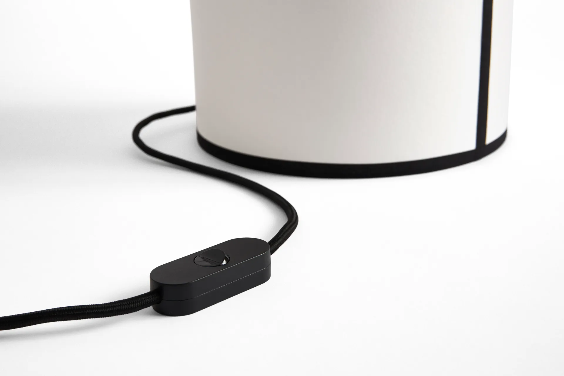 Lampe de table Ava Pyramid 45 cm, White HAY