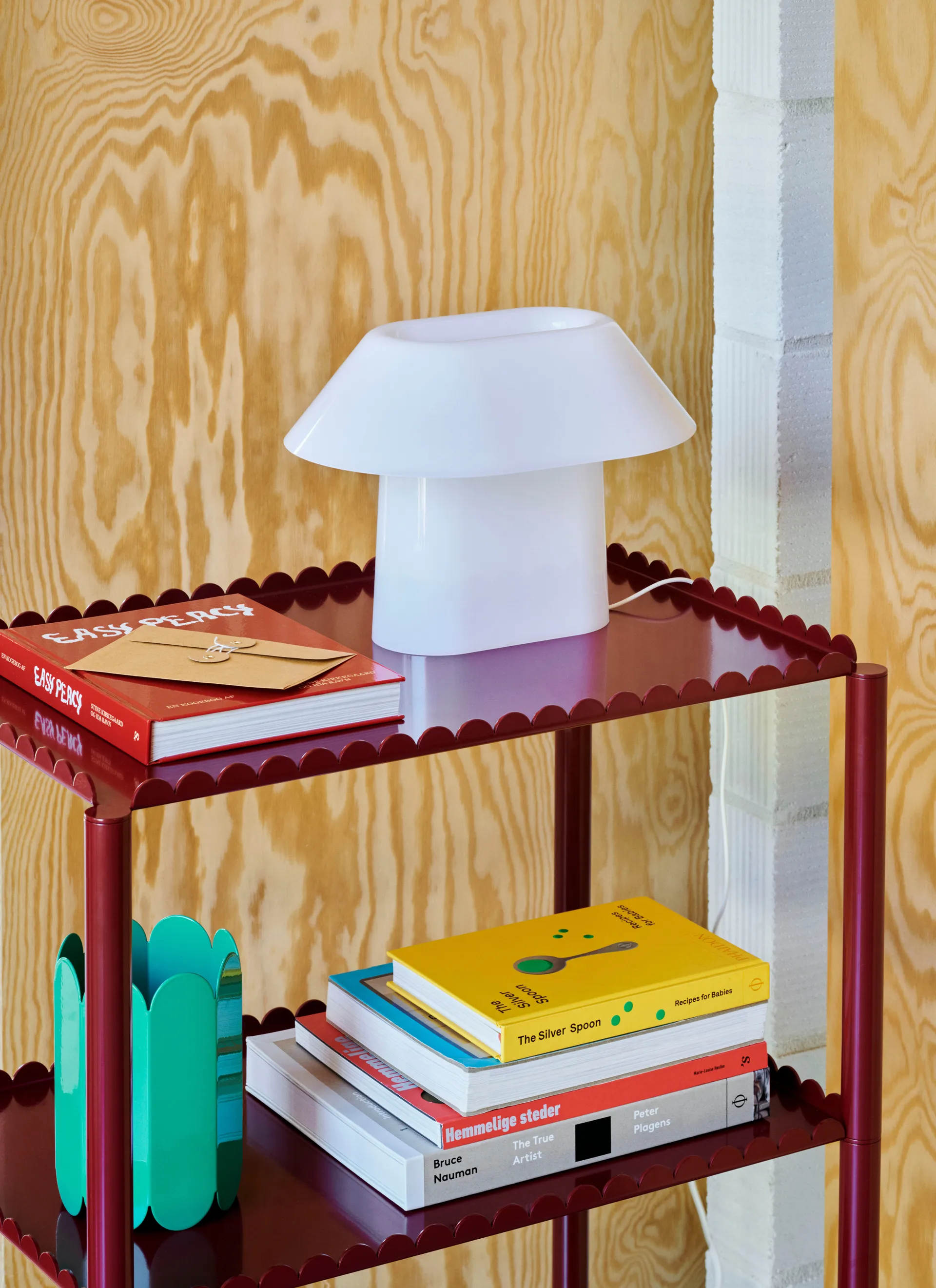 Lampe de table Drome Table 31,5x22 cm, Opal acrylic HAY