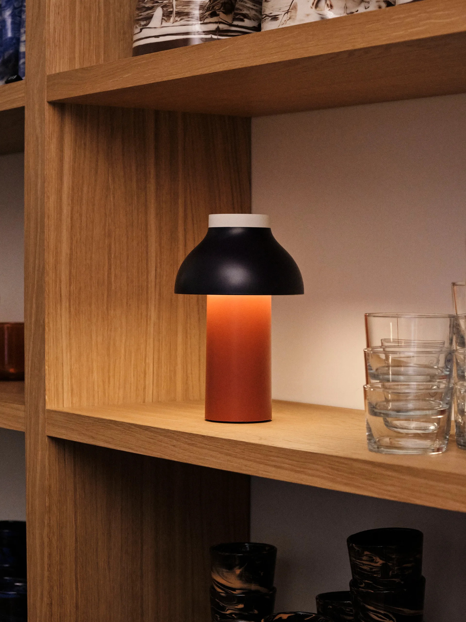 Lampe de table PC Portable, Dusty red HAY