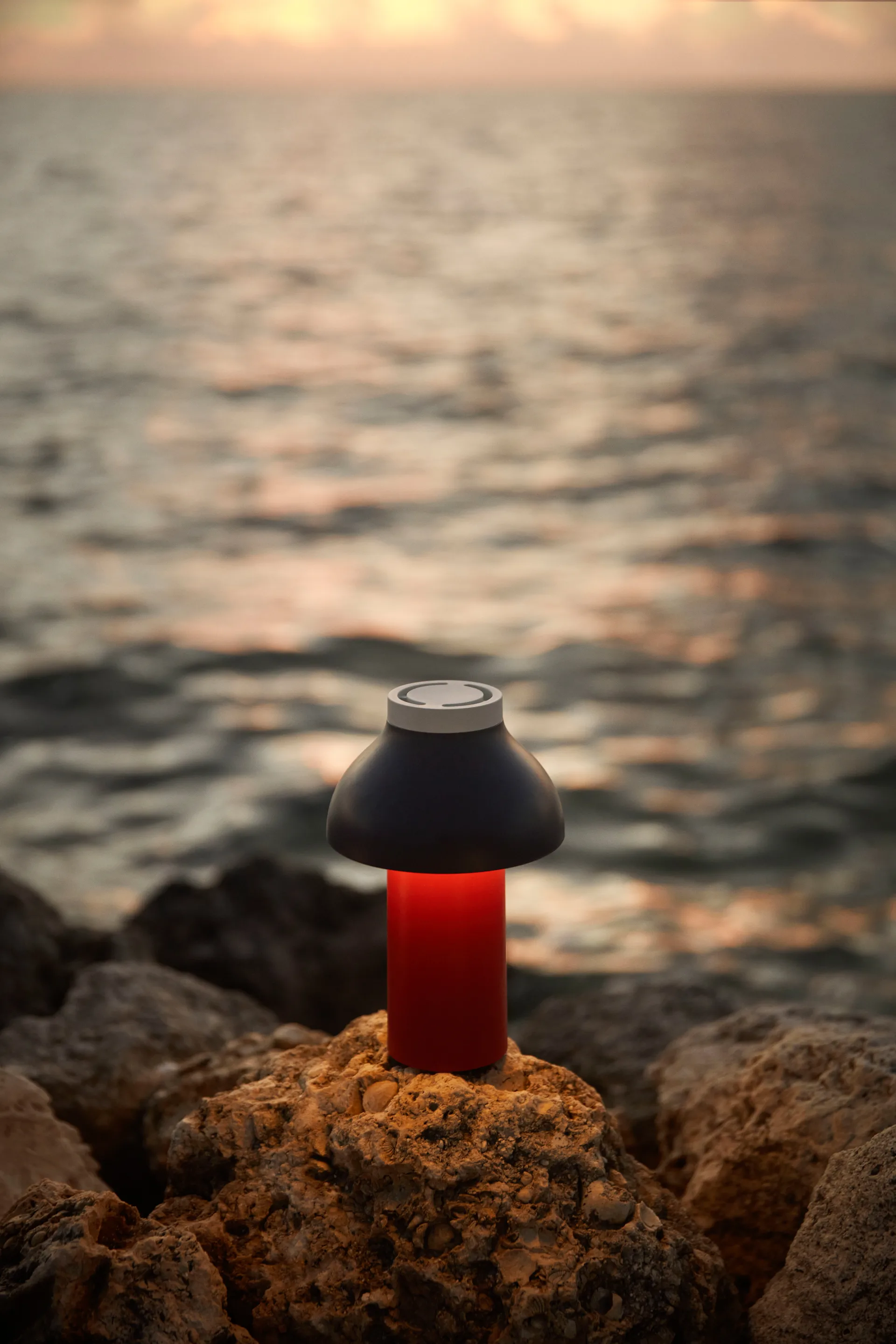 Lampe de table PC Portable, Dusty red HAY