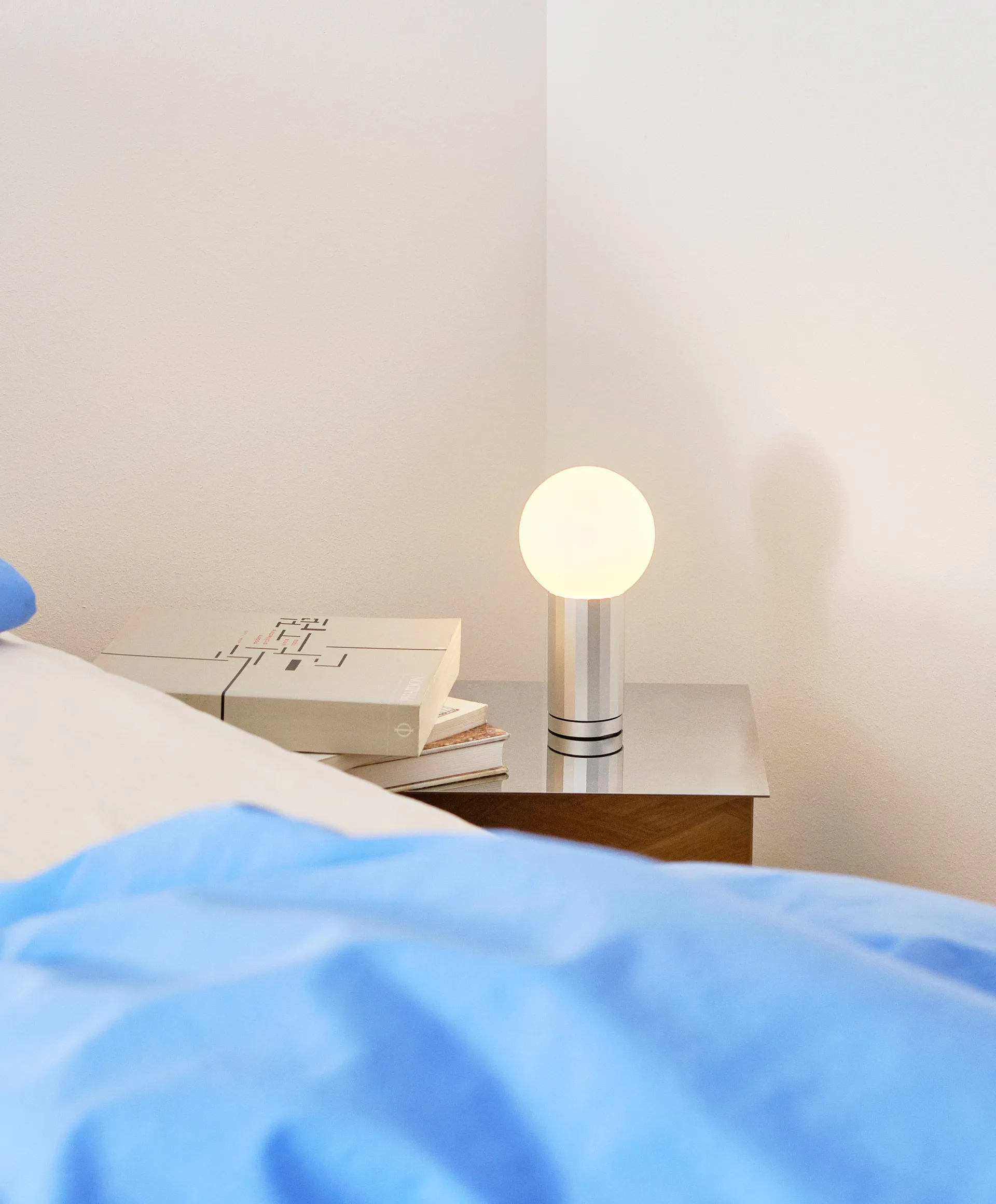 Lampe de table Turn On, Aluminium HAY